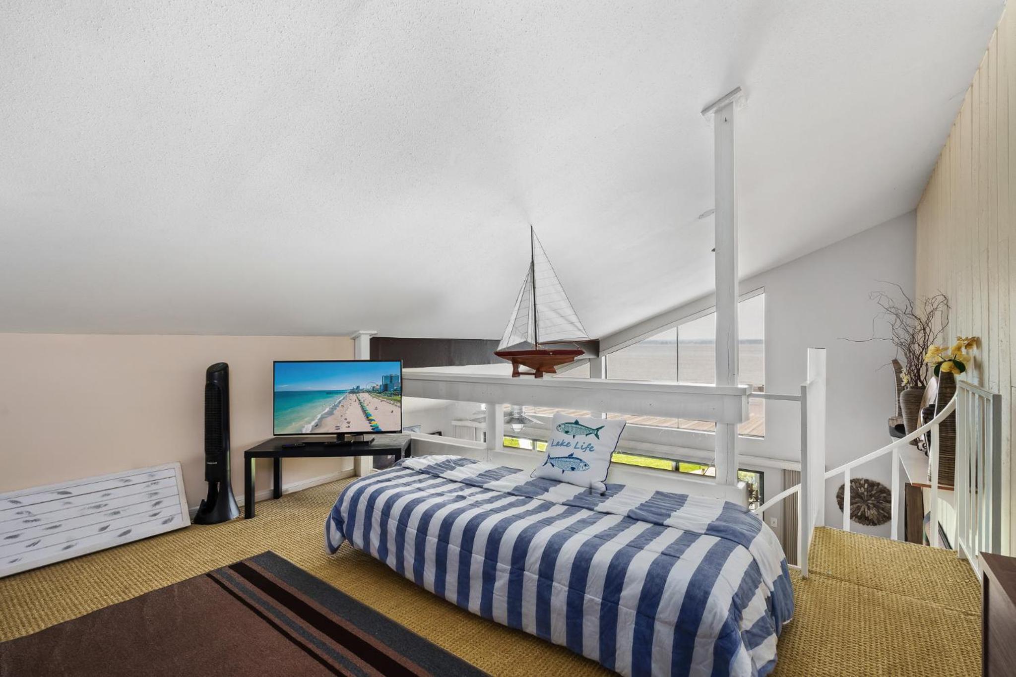 Conroe Lakefront Cottage