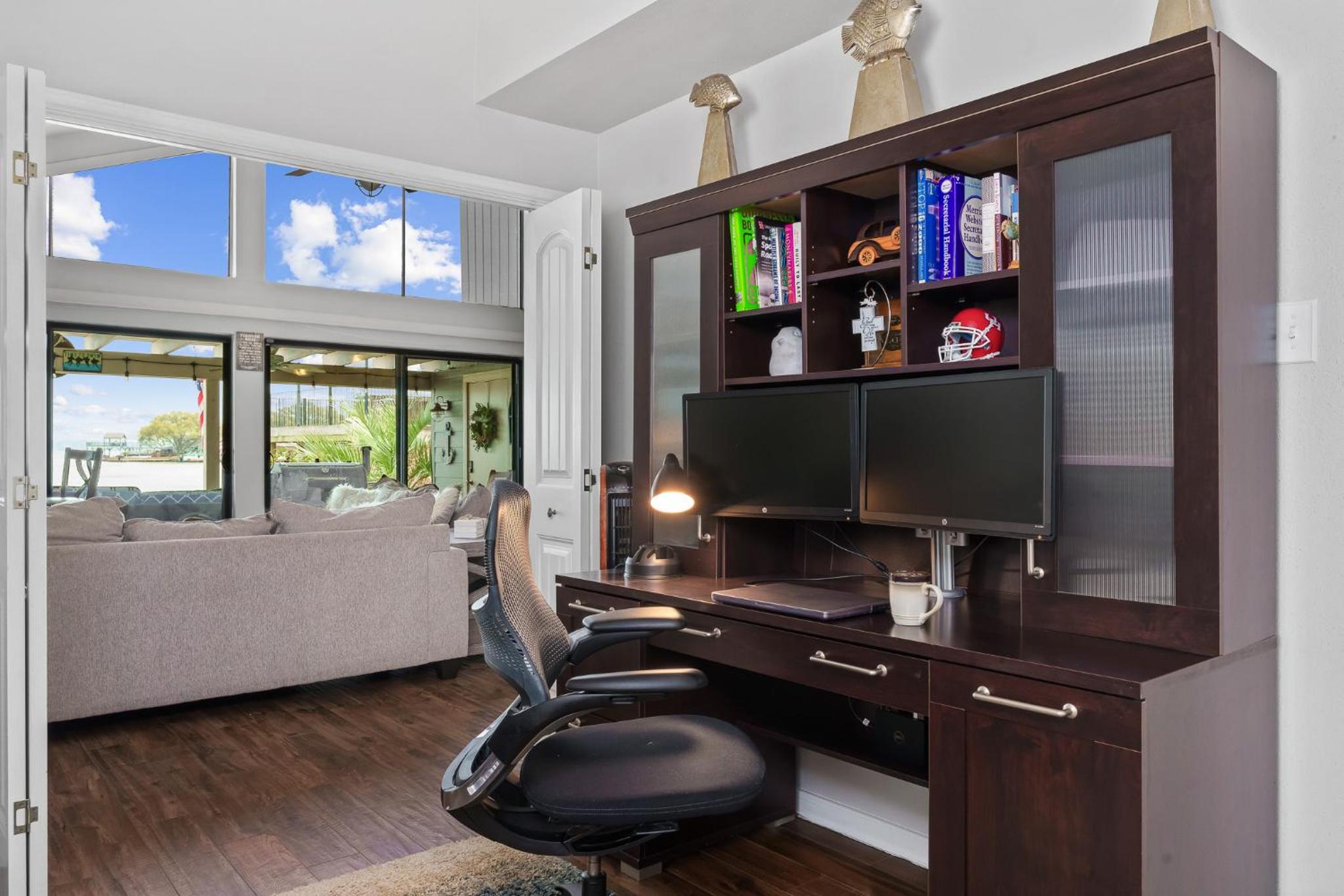 Conroe Lakefront Cottage