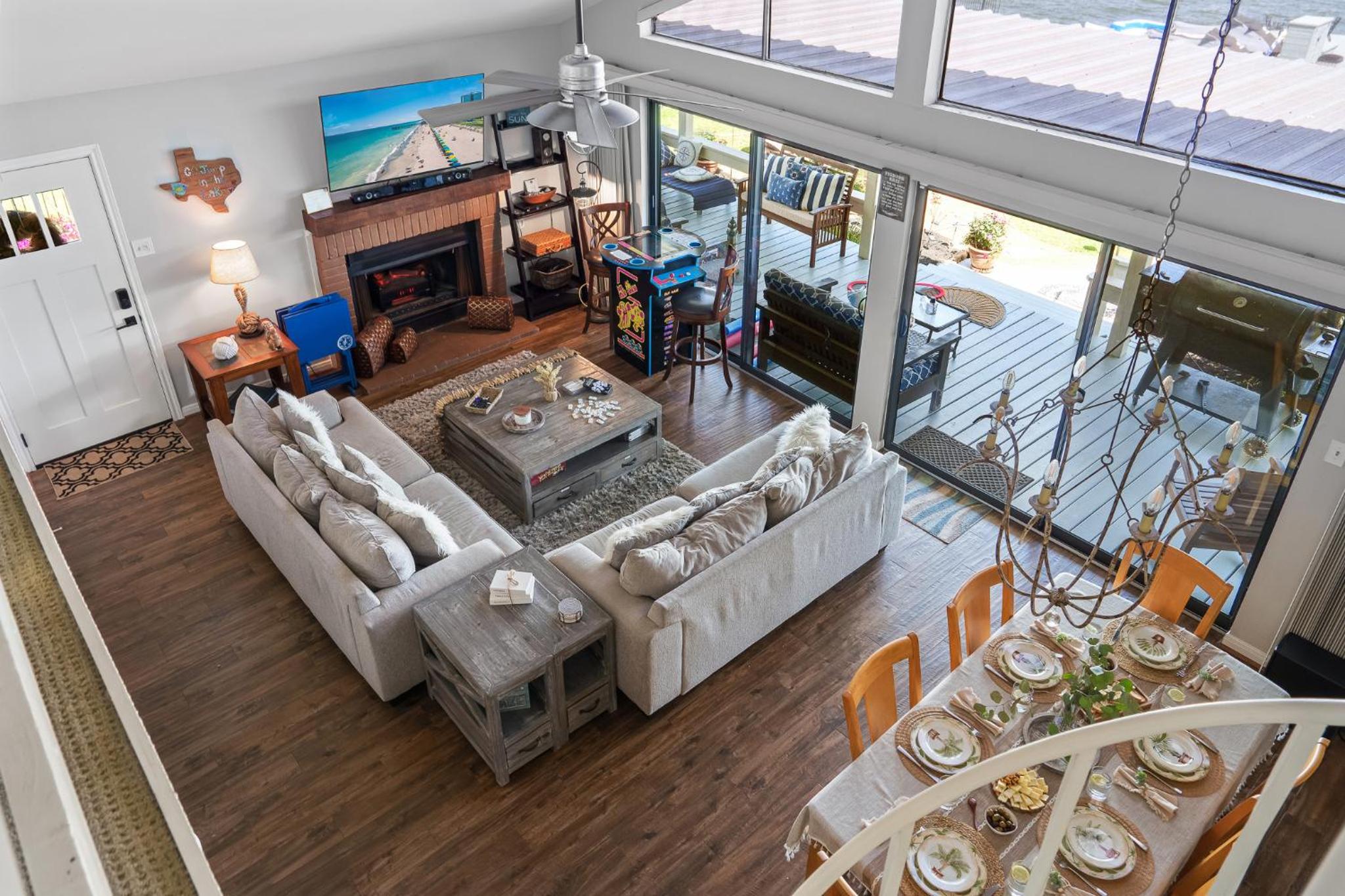 Conroe Lakefront Cottage