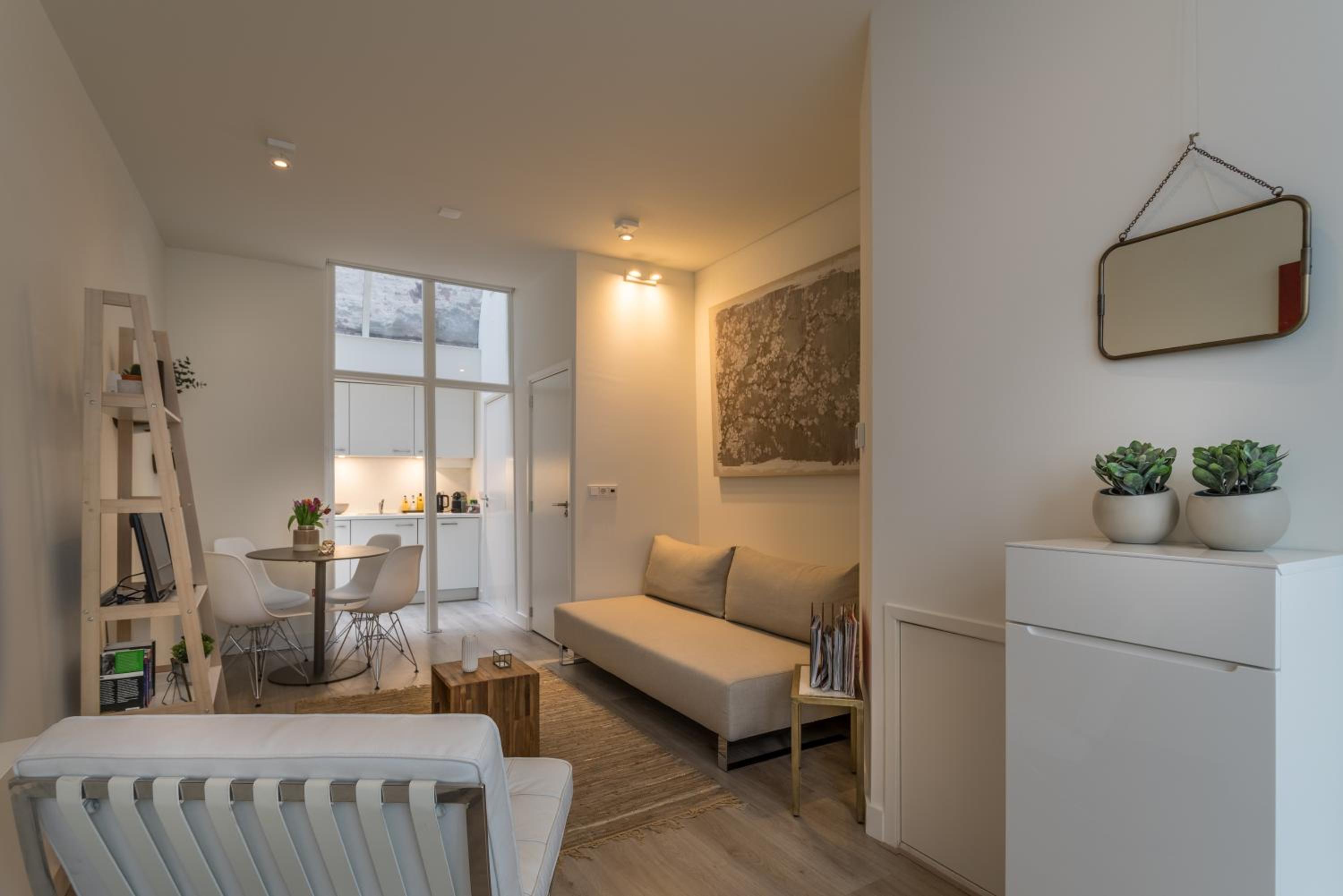 Luxury Flower Market Apartment