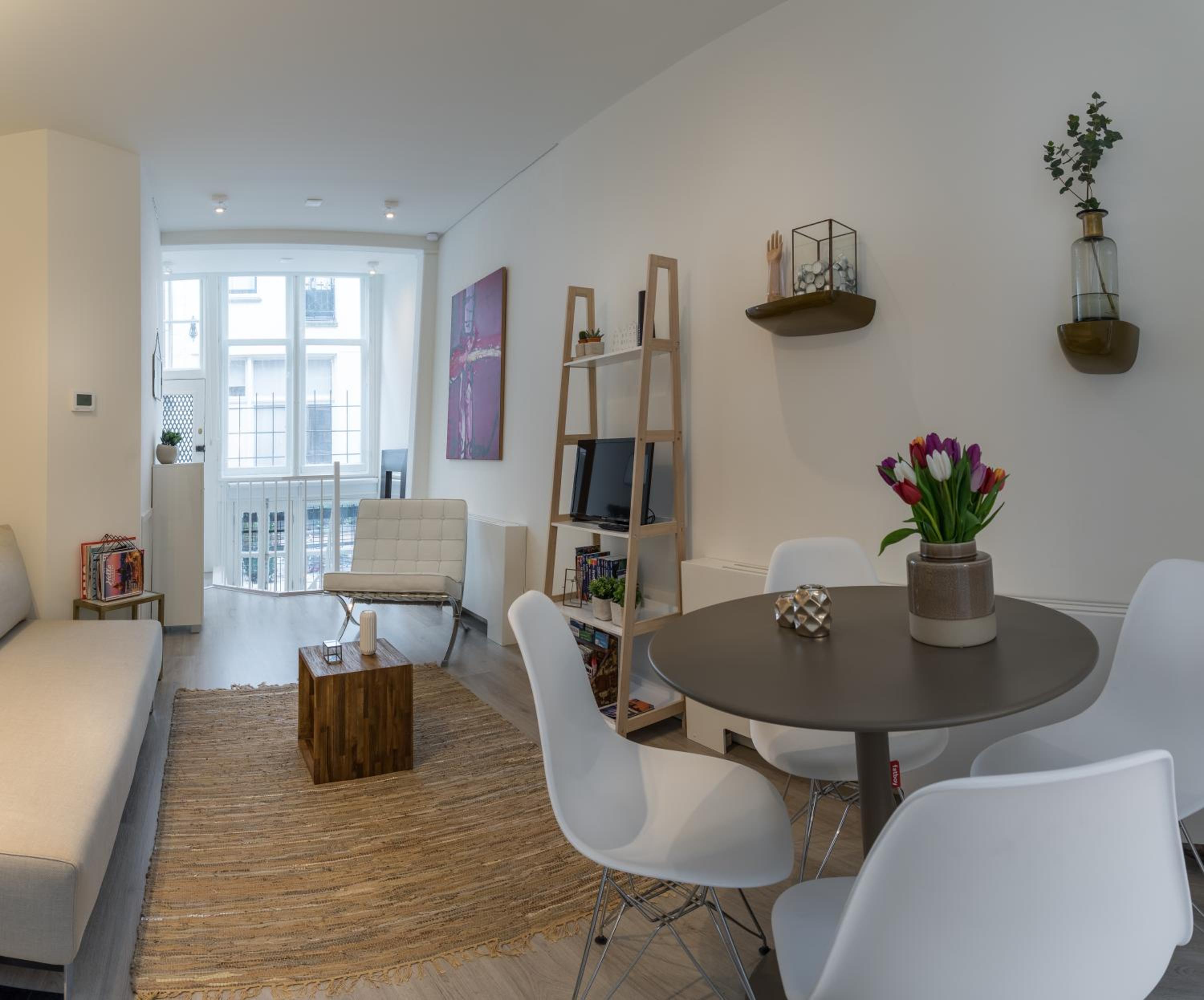 Luxury Flower Market Apartment