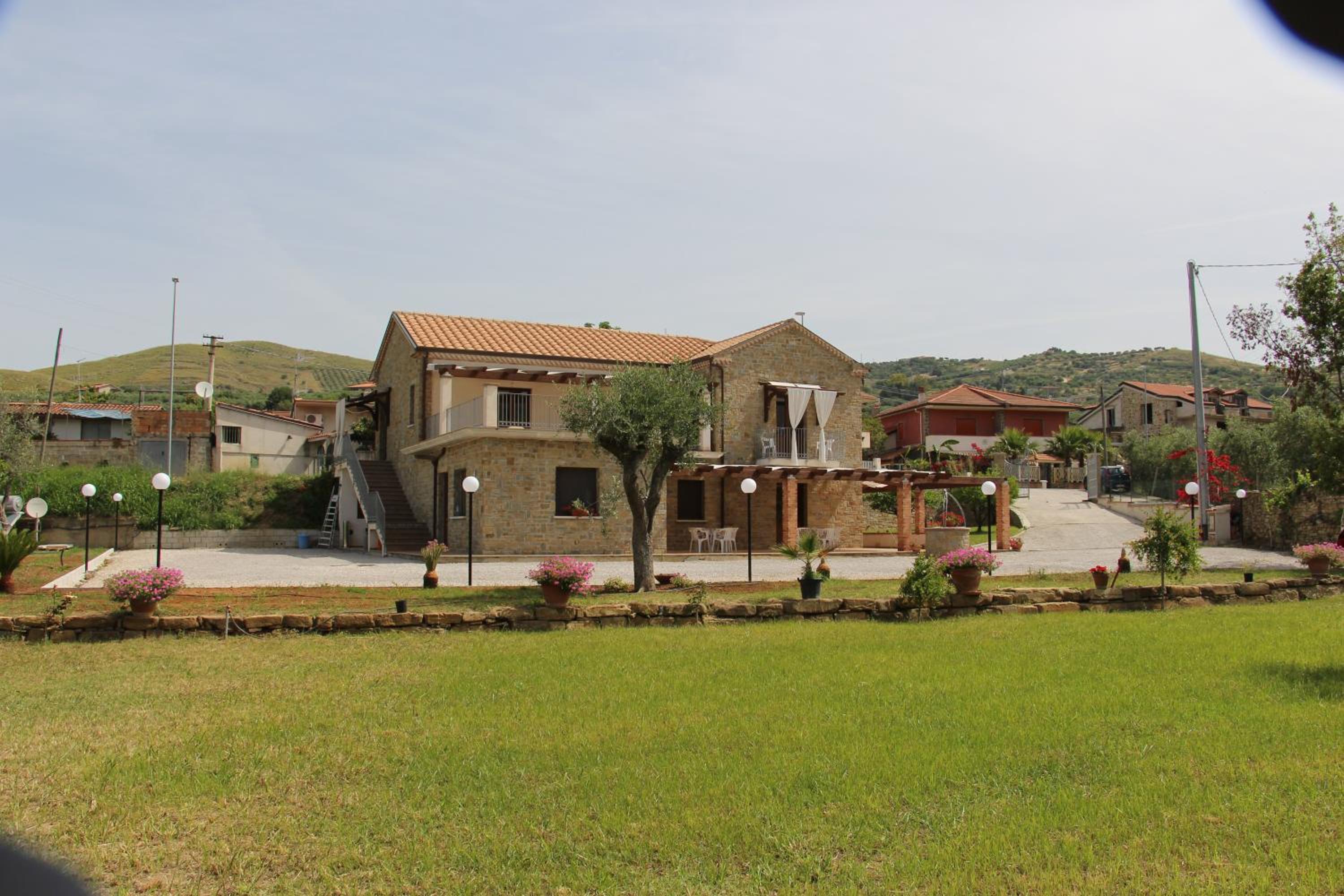 Country House Il Melograno view 2