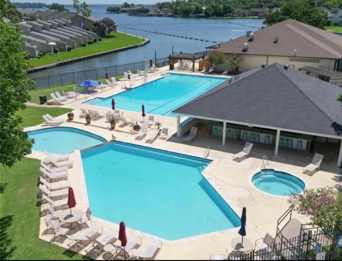 Conroe Lakefront Cottage