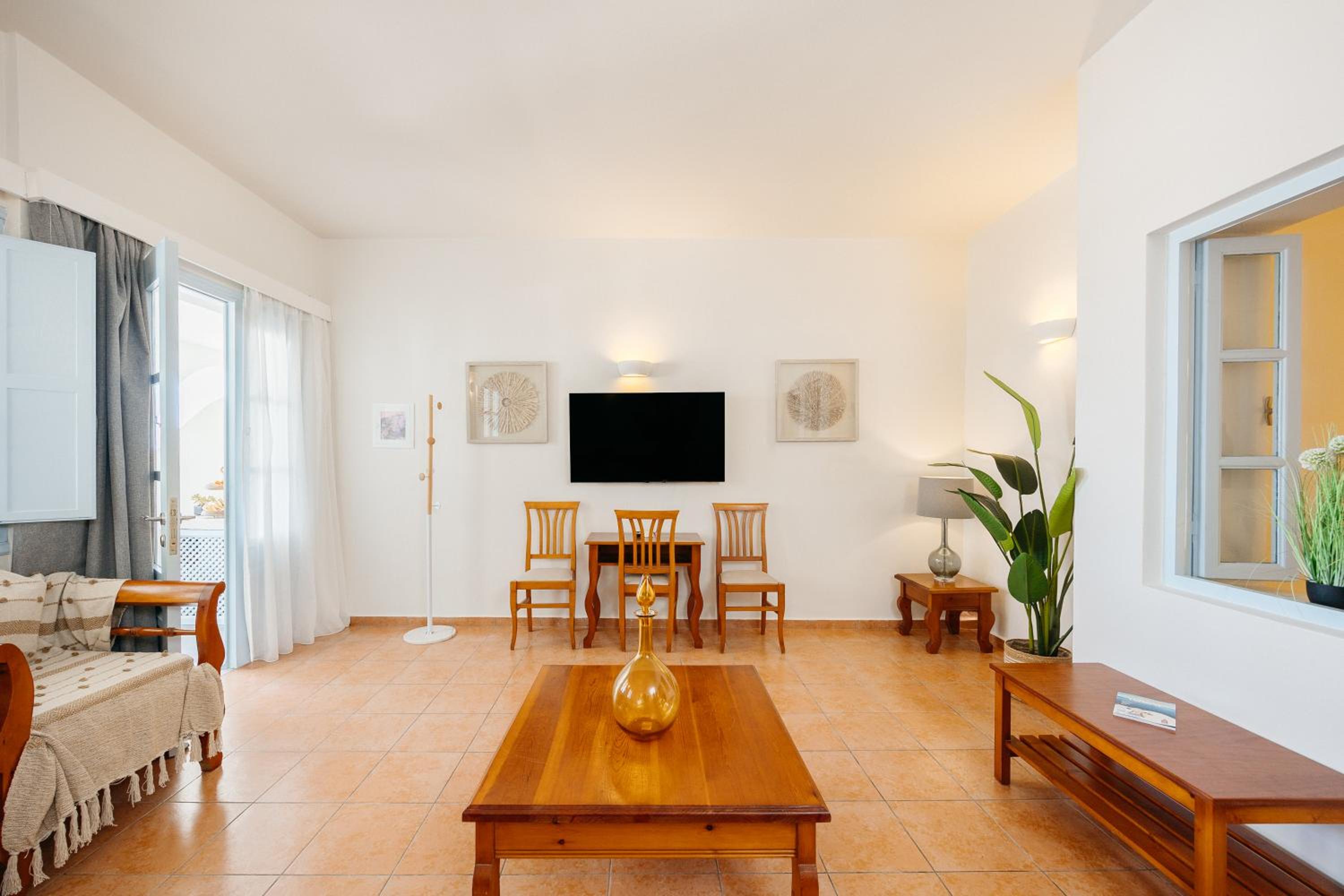 Kastro Suites