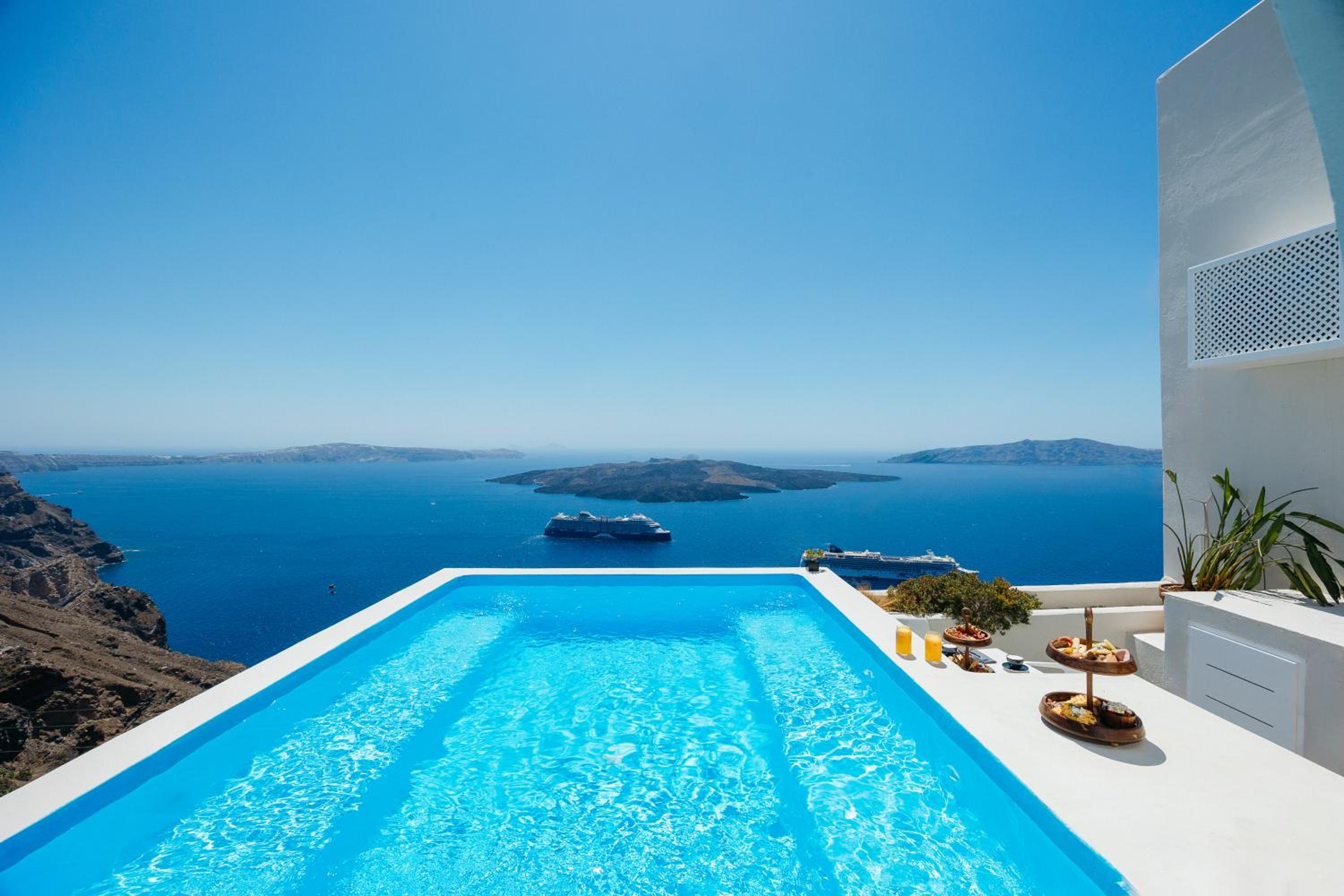 Kastro Suites