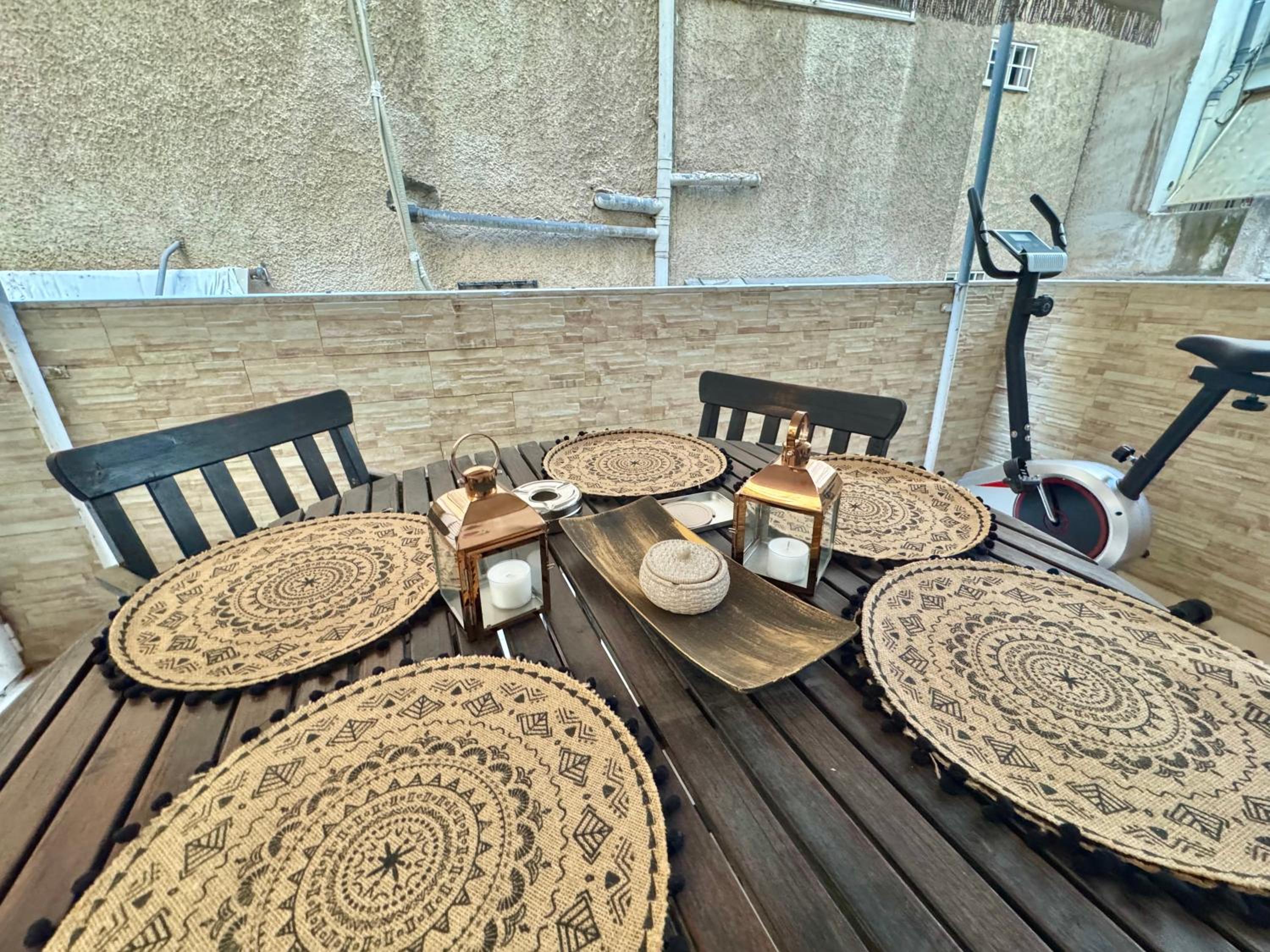 Marina Zeas Spacious Two Bedroom Apartment