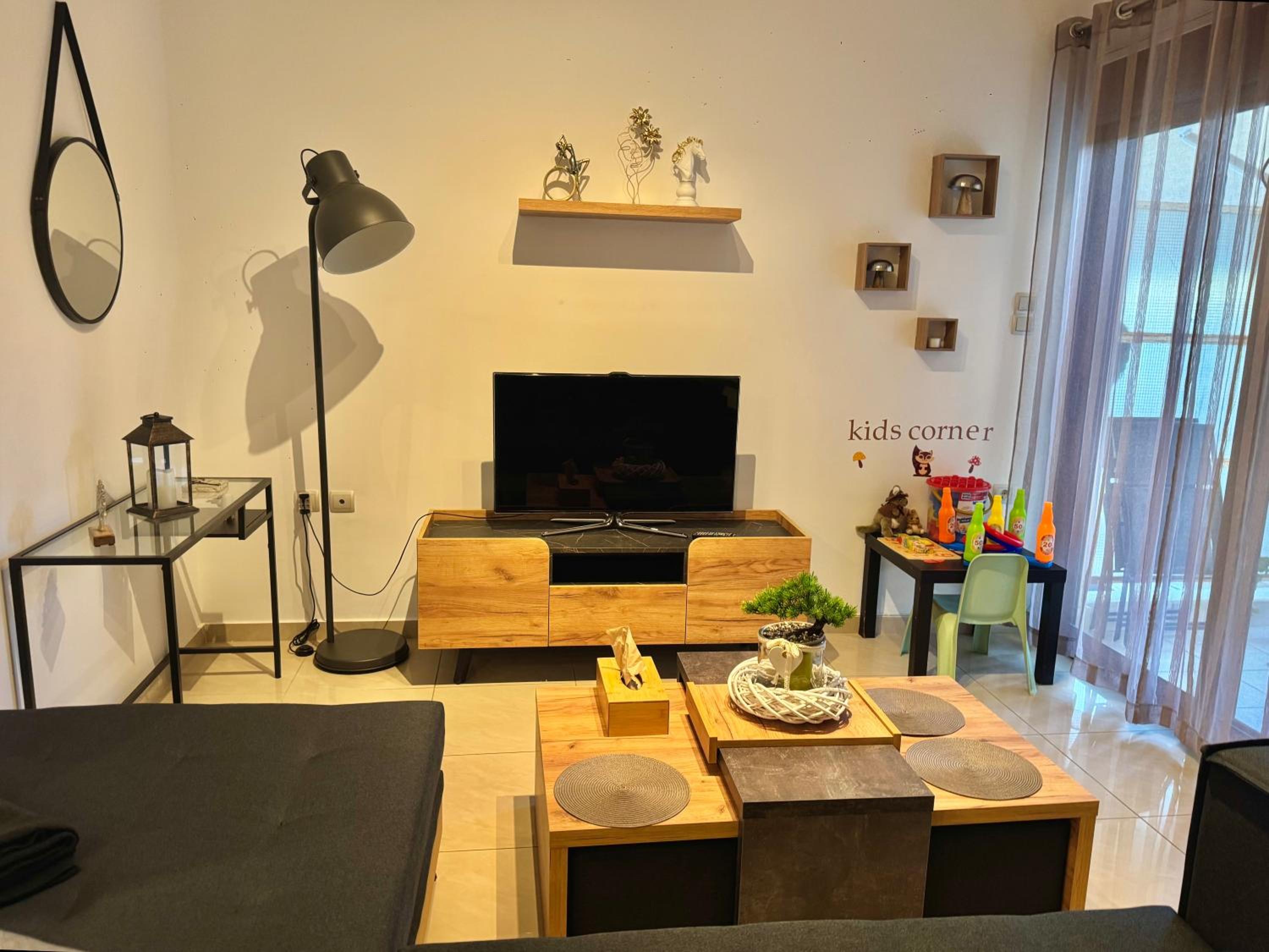 Marina Zeas Spacious Two Bedroom Apartment