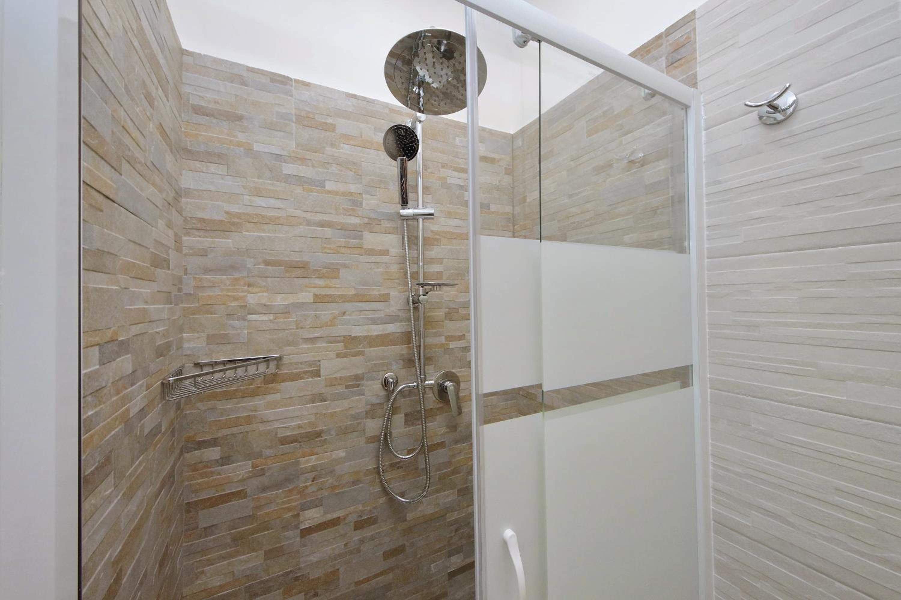 Michele Lux Lodge 6 people Spotless and Connected to Airport and Vatican