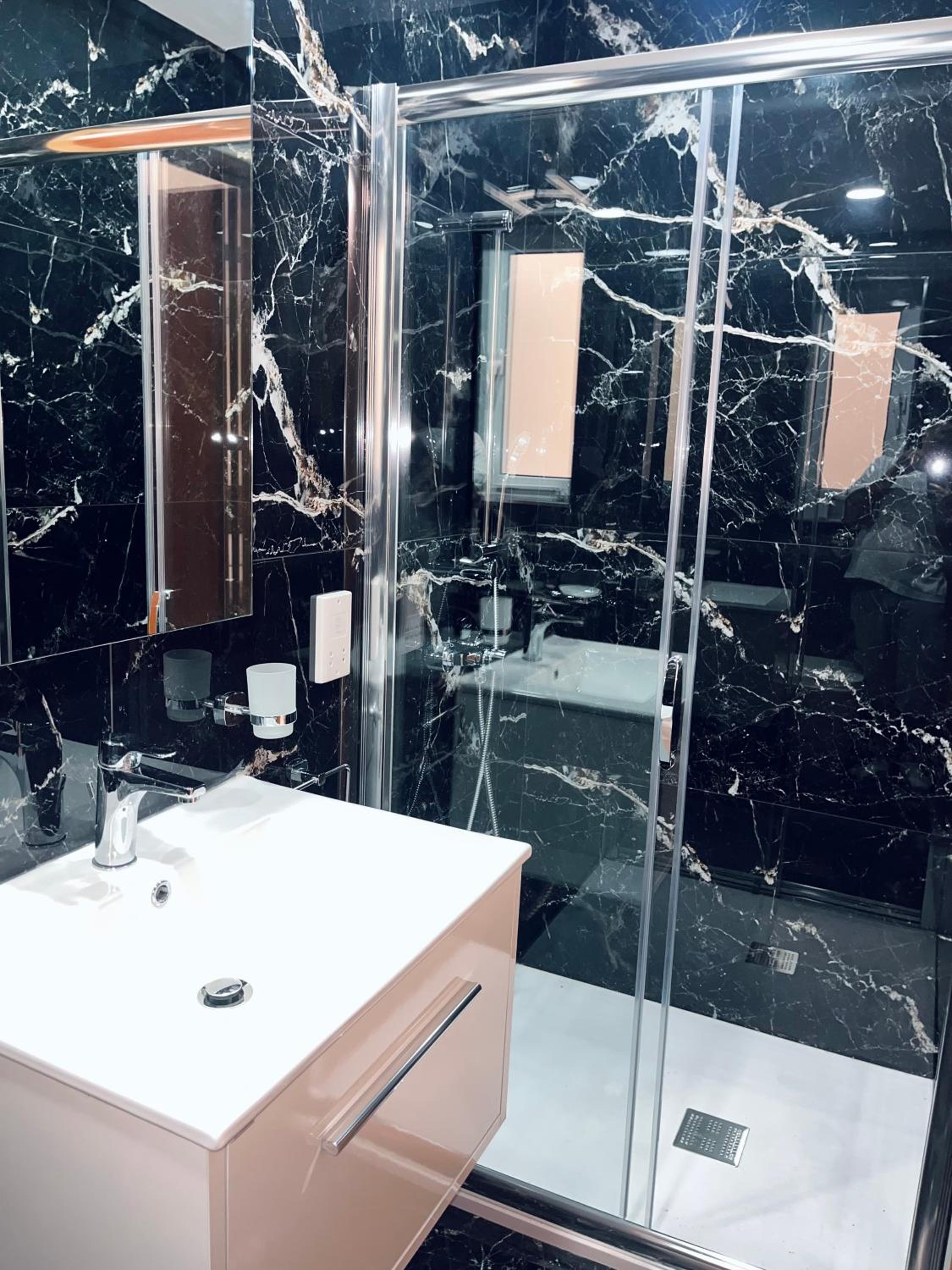 MAPAS - luxury 3 bedroom Apartments