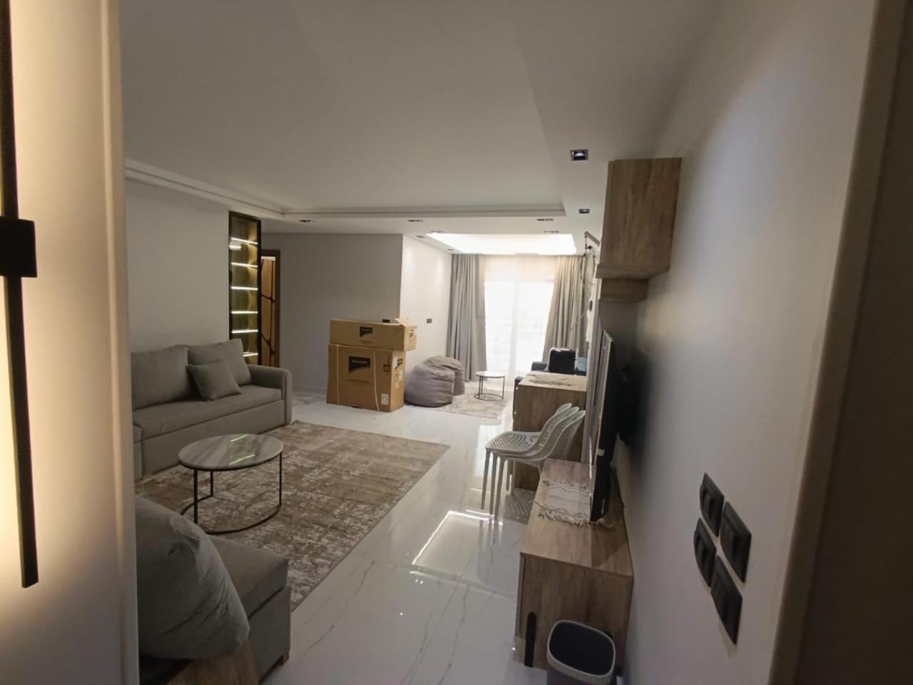 Hotel Apt, in a Compound, Cairo central Location, Maadi Mokattam New Cairo