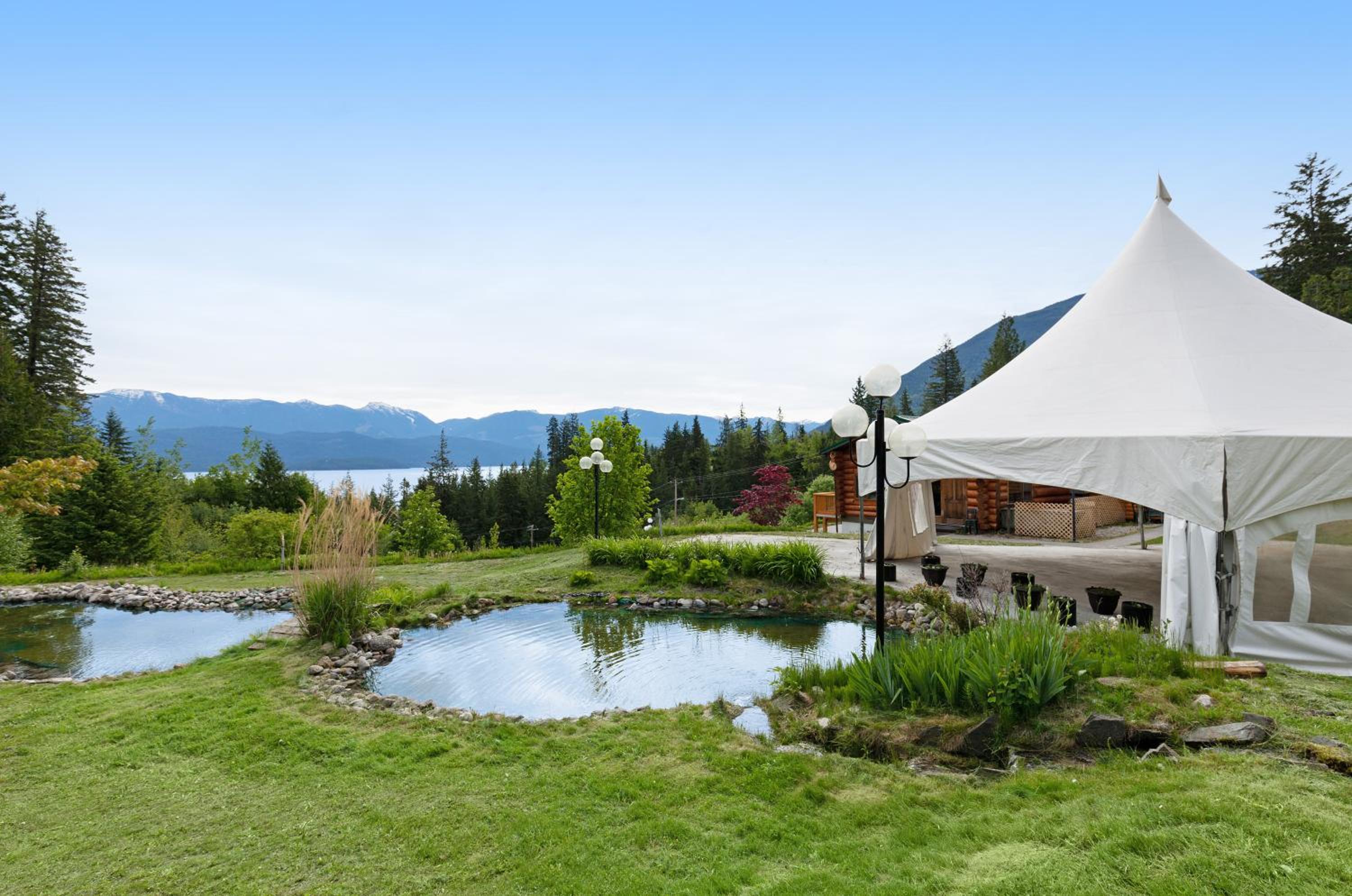 Kootenay Lakeview Resort BW Signature Collection