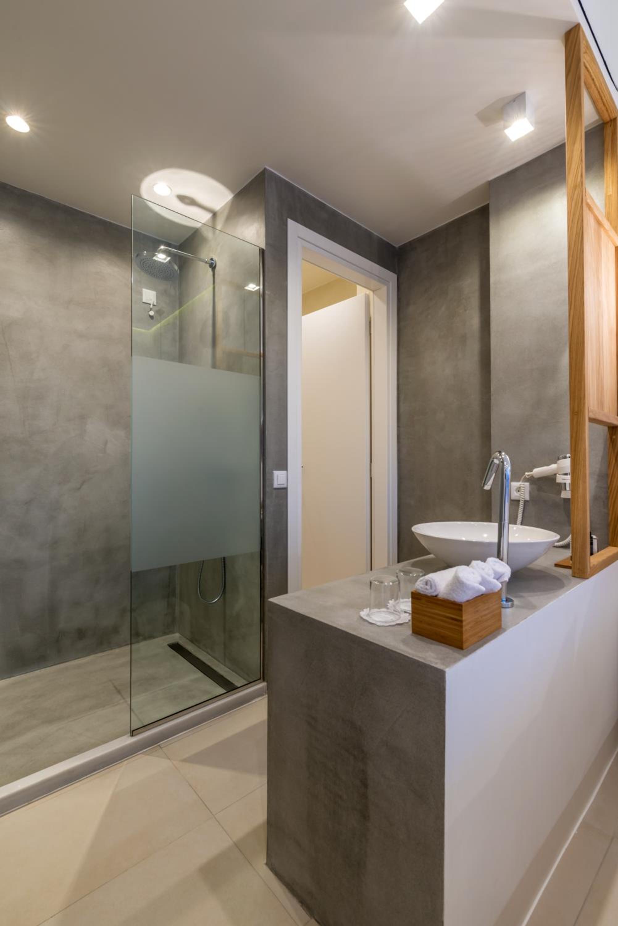 Bluetopia Suites