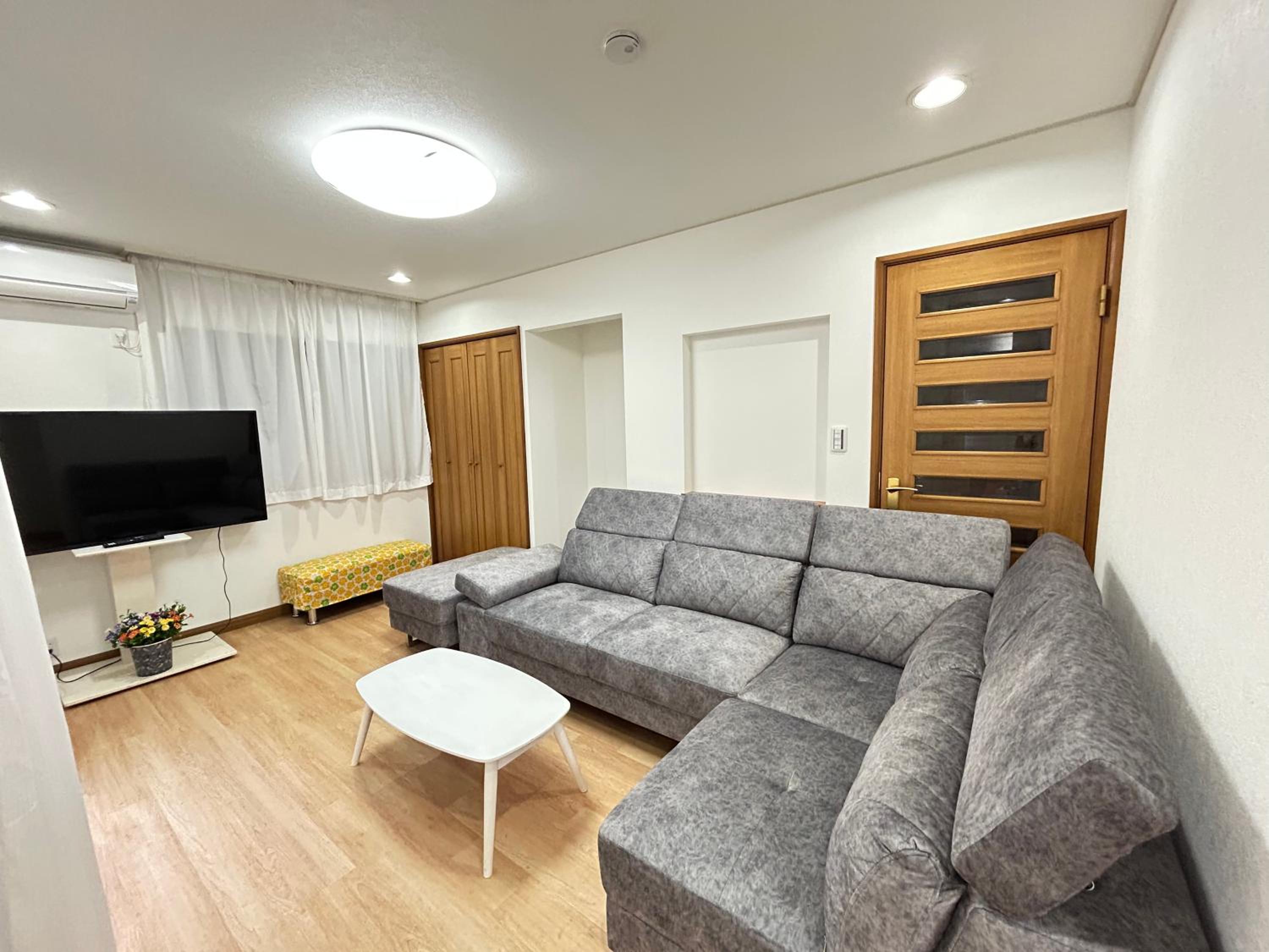 Near Asakusa, 5-min from Station, 5BR 150 square meters House, Near Skytree