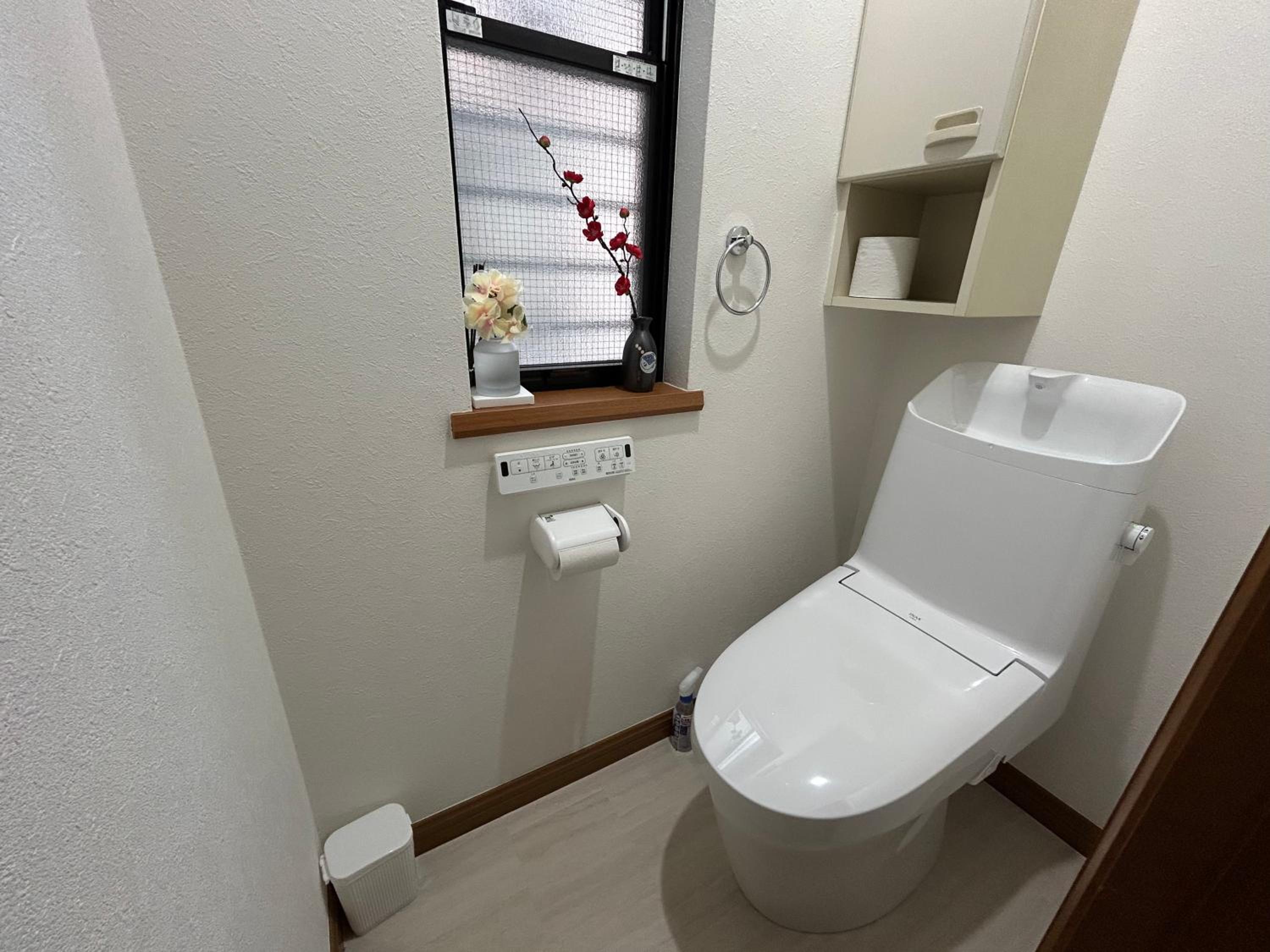 Near Asakusa, 5-min from Station, 5BR 150 square meters House, Near Skytree
