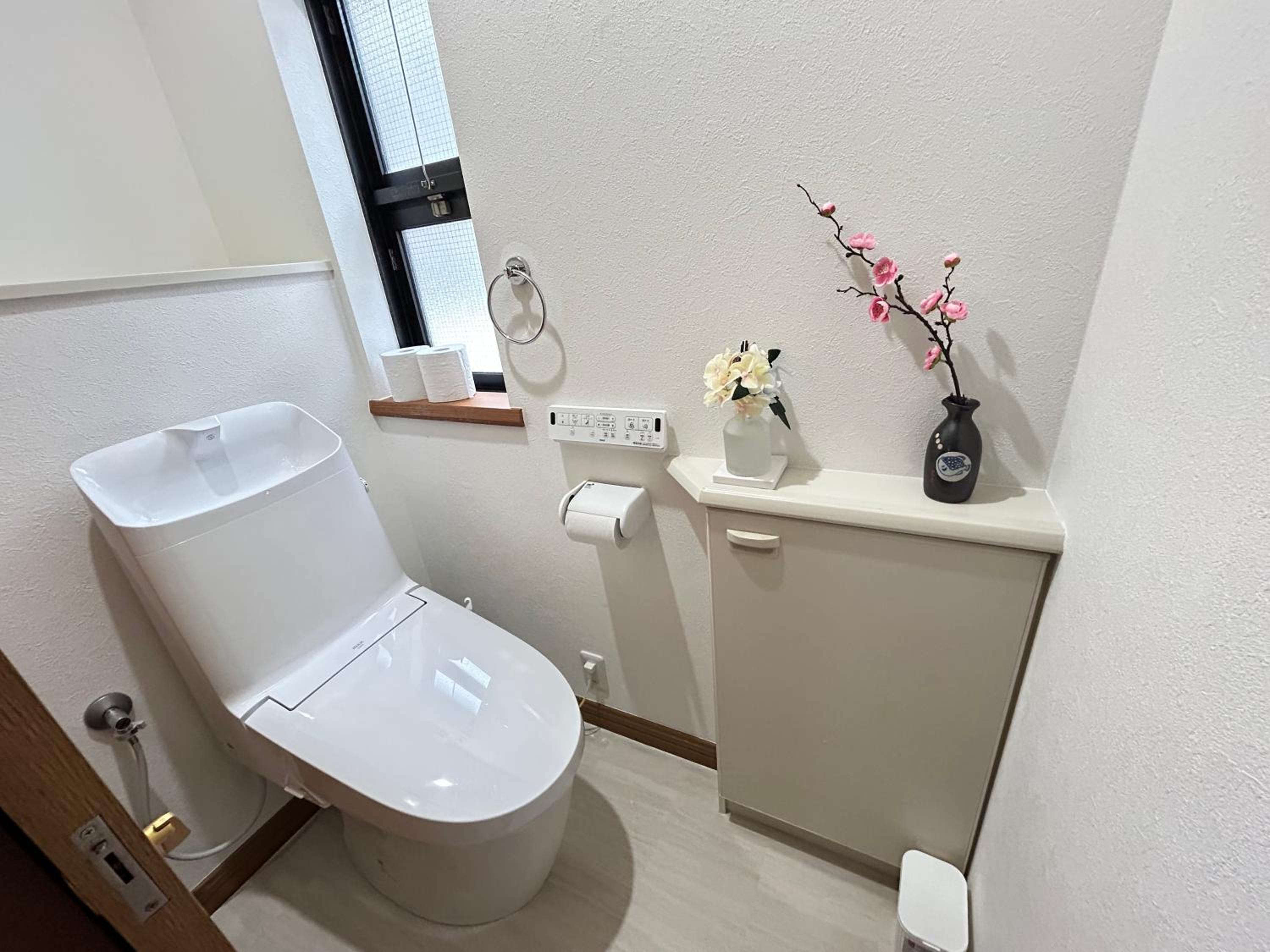 Near Asakusa, 5-min from Station, 5BR 150 square meters House, Near Skytree