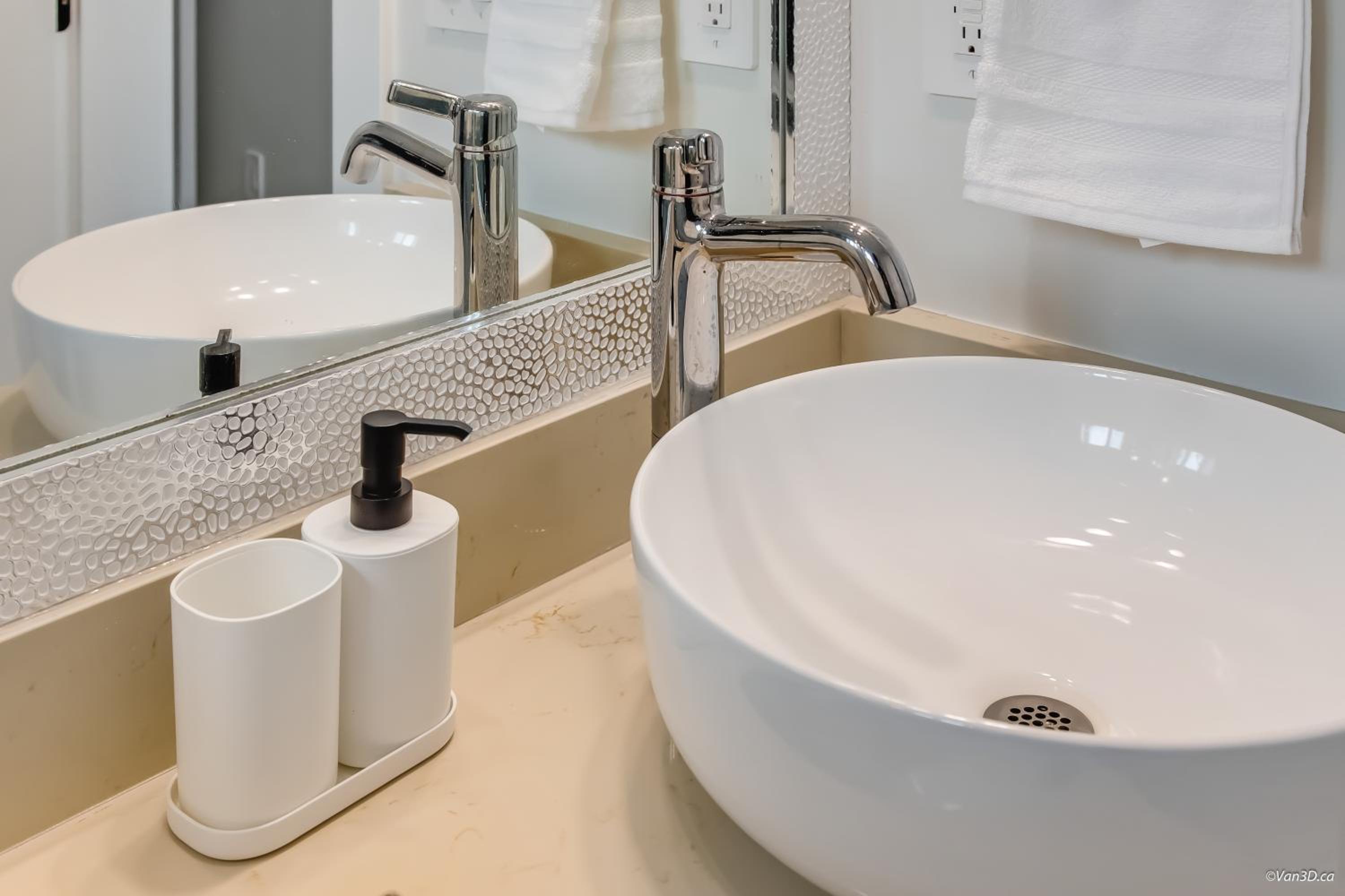 Top choice 2-Bed 1-Bath Garden Suite
