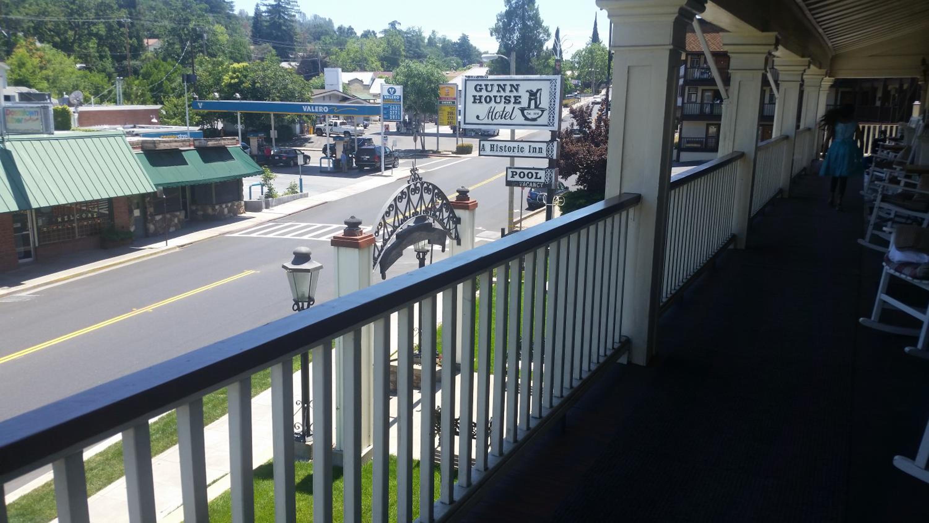 Gunn House Hotel