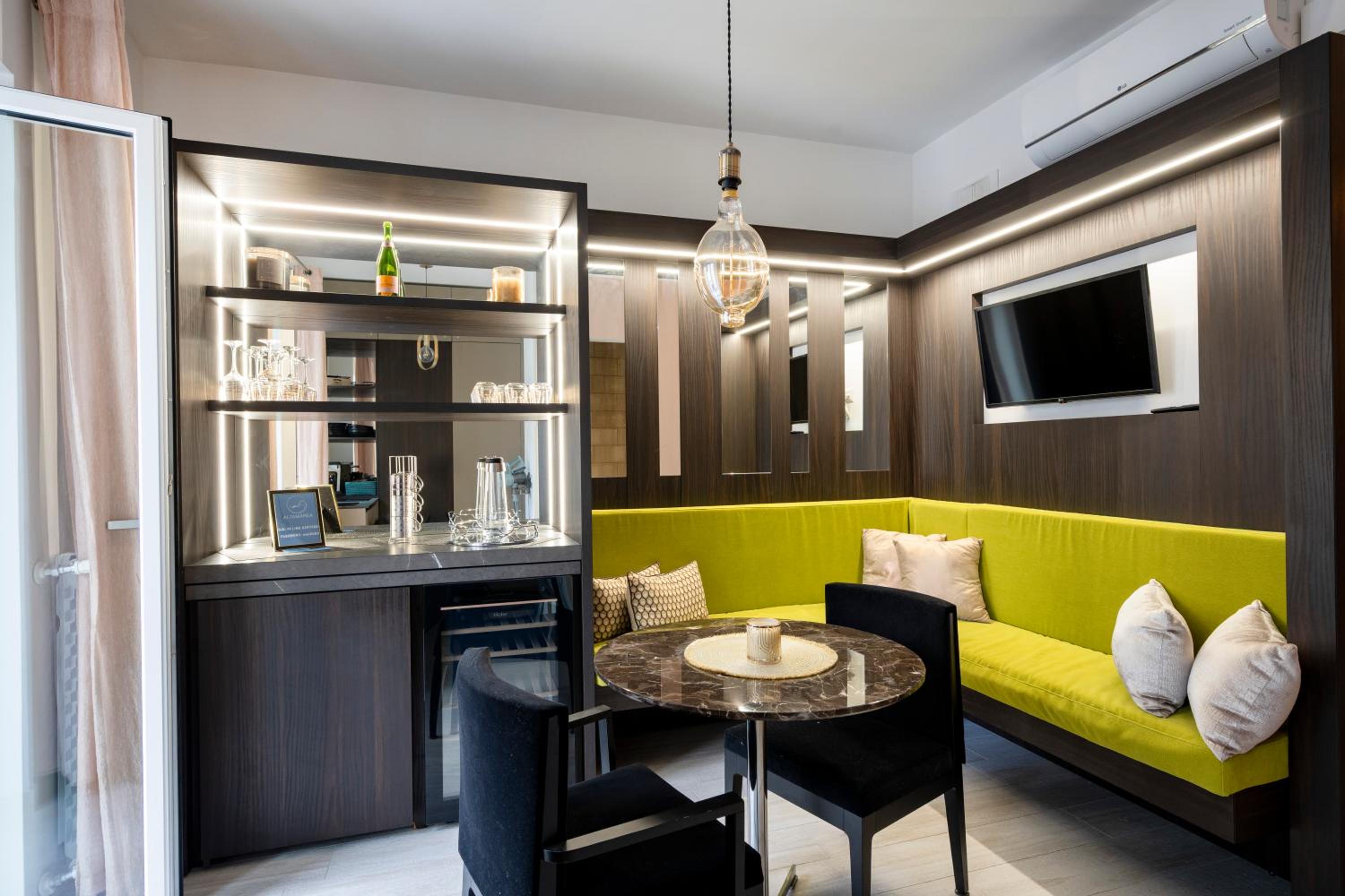 Cielo | Suite con Bagno e Cucina Condivisa – Centrale