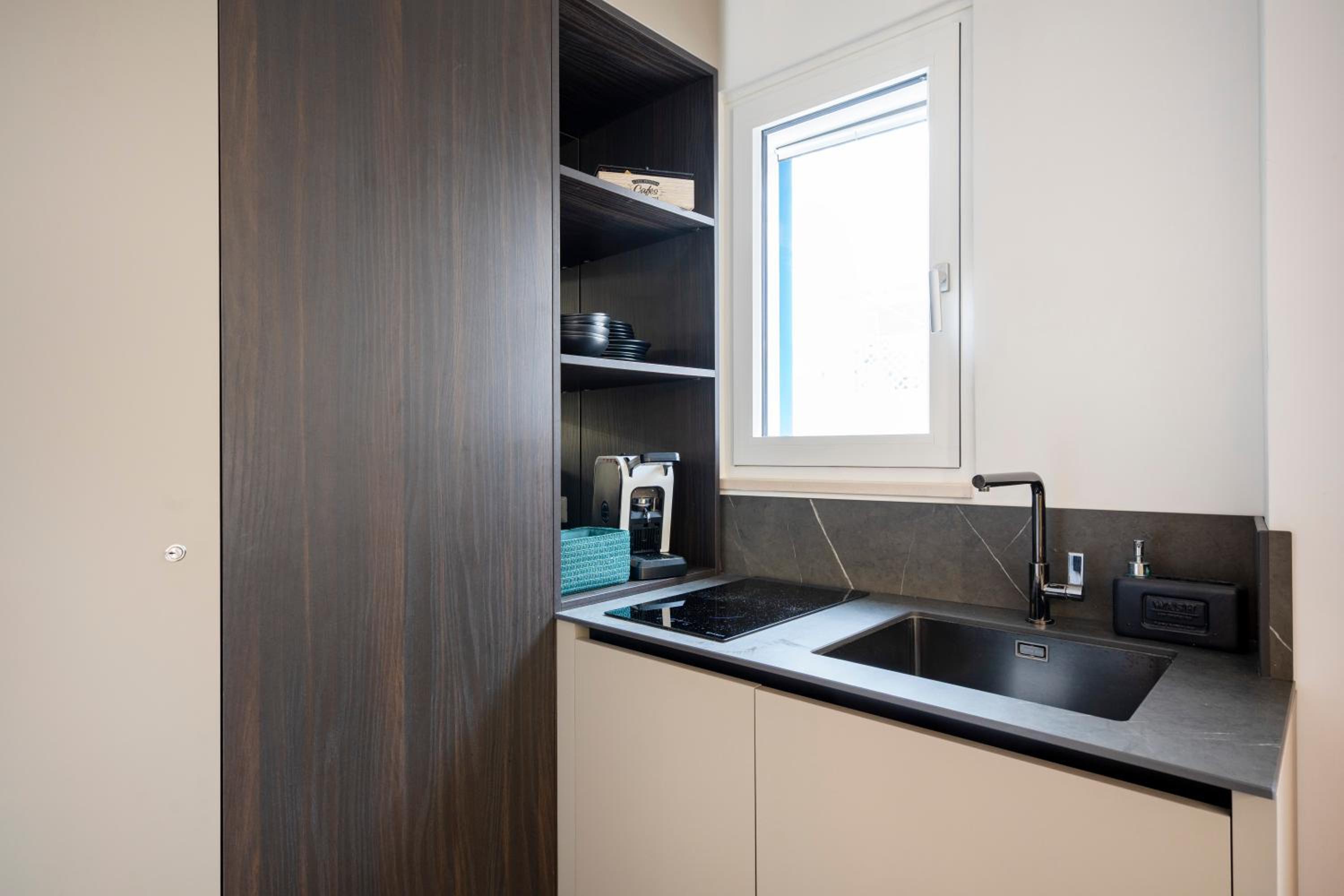 Terra | 2-Bedroom with Shared Kitchen & Balcony – Seafront Location