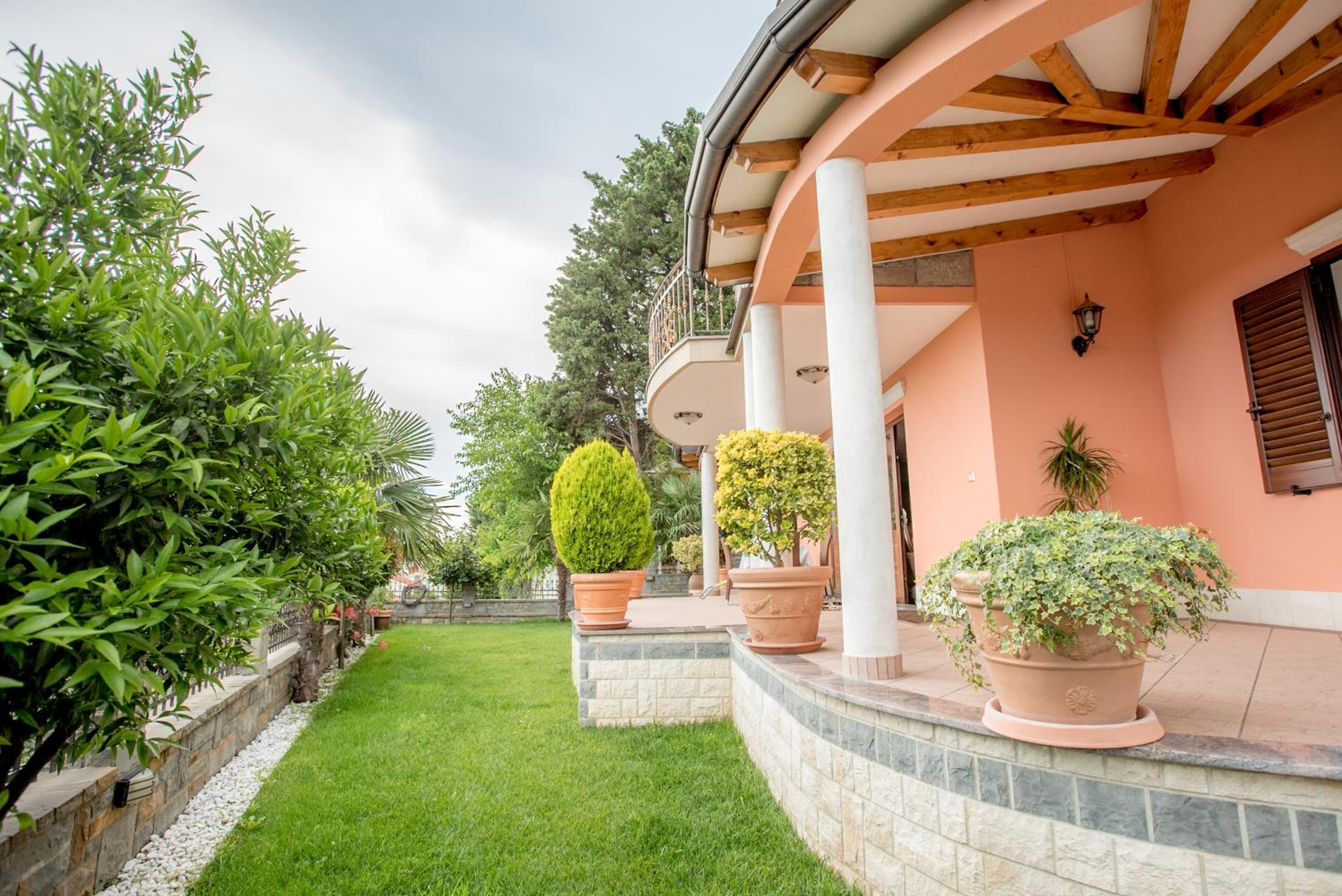Apartments Leonarda view 5