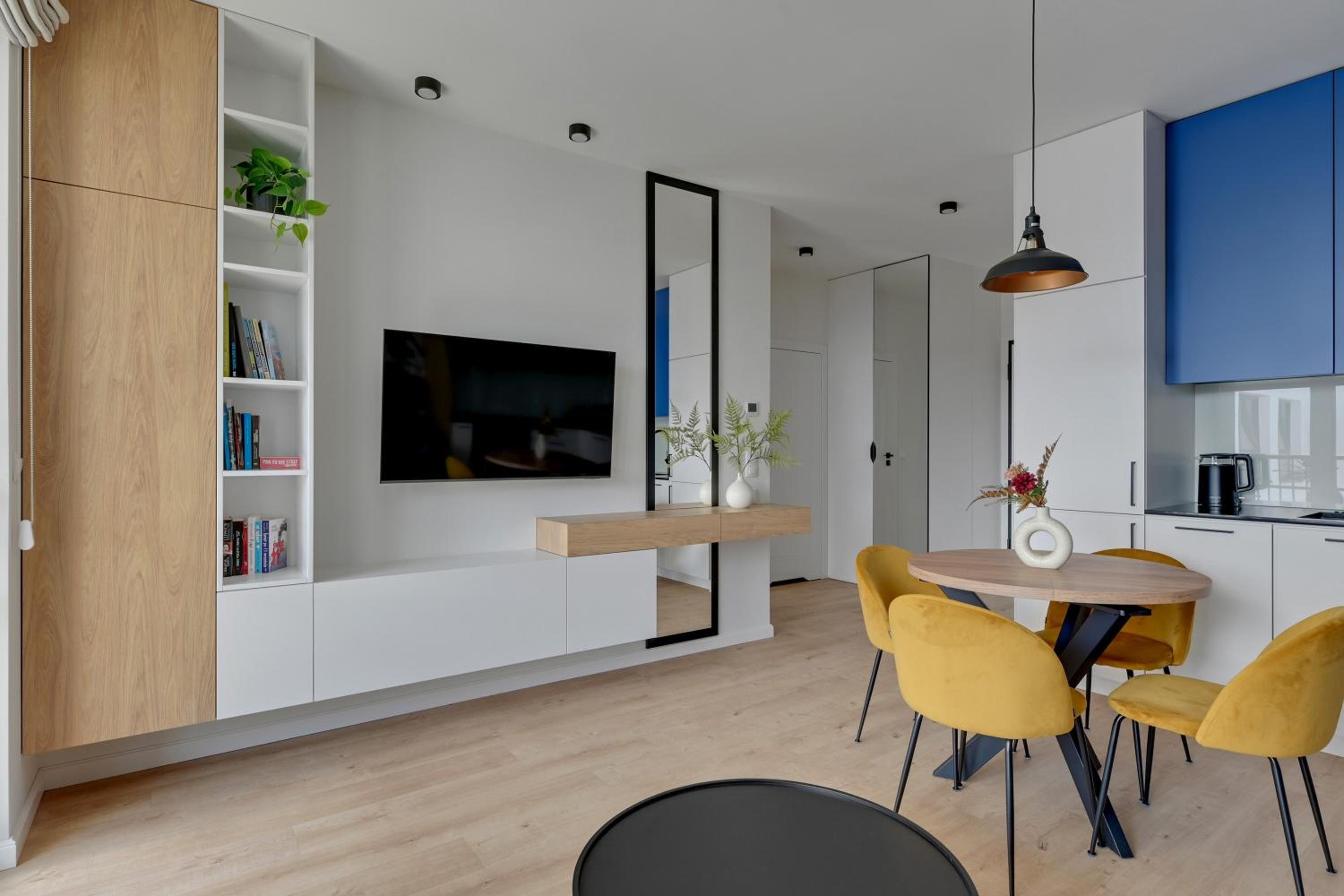 DOKI LifeStyle & Food Hall by Lion Apartments