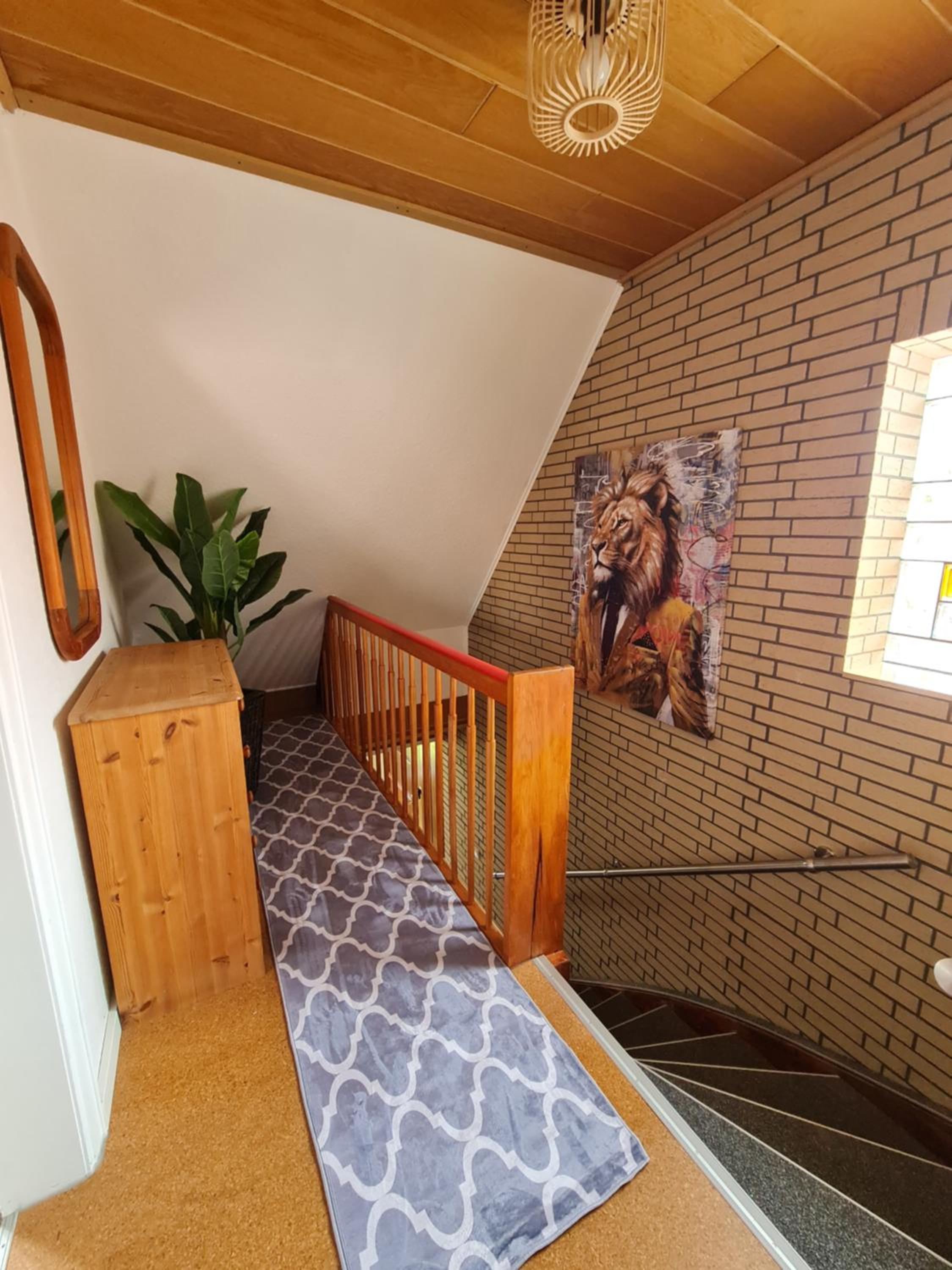 Große 4-Personen-Wohnung mit 3 Schlafzimmern & Parkplatz ruhig gelegen
