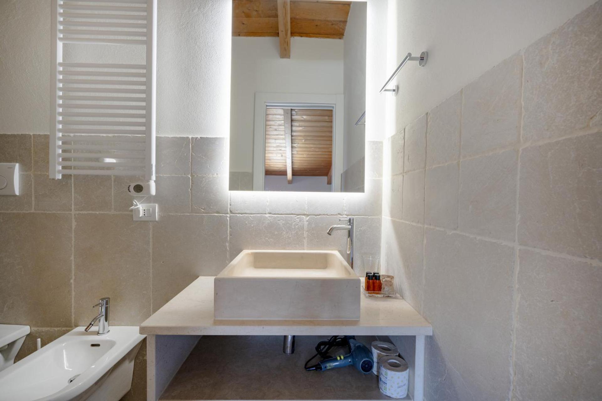 Palazzo della Torre 202– Modern Historic Apartment