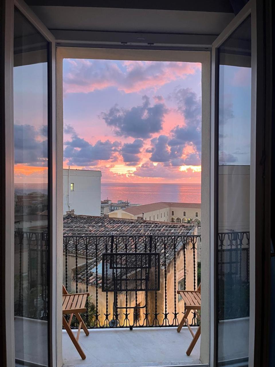 Suite Roccamare - Comfort d'Epoca e Vista da Sogno nel Cuore di Cefalù by CEFALU BIZ