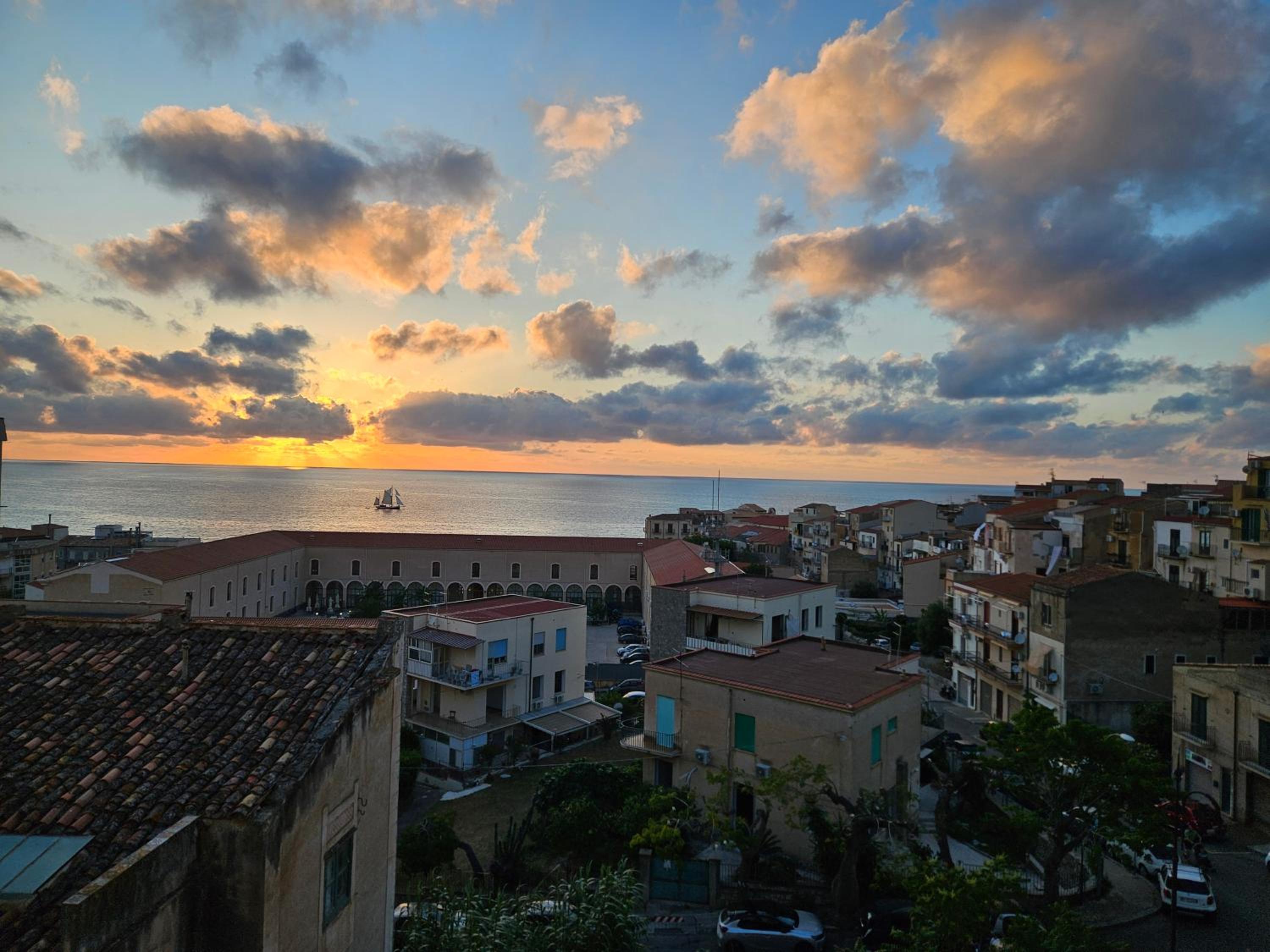 Suite Roccamare - Comfort d'Epoca e Vista da Sogno nel Cuore di Cefalù by CEFALU BIZ