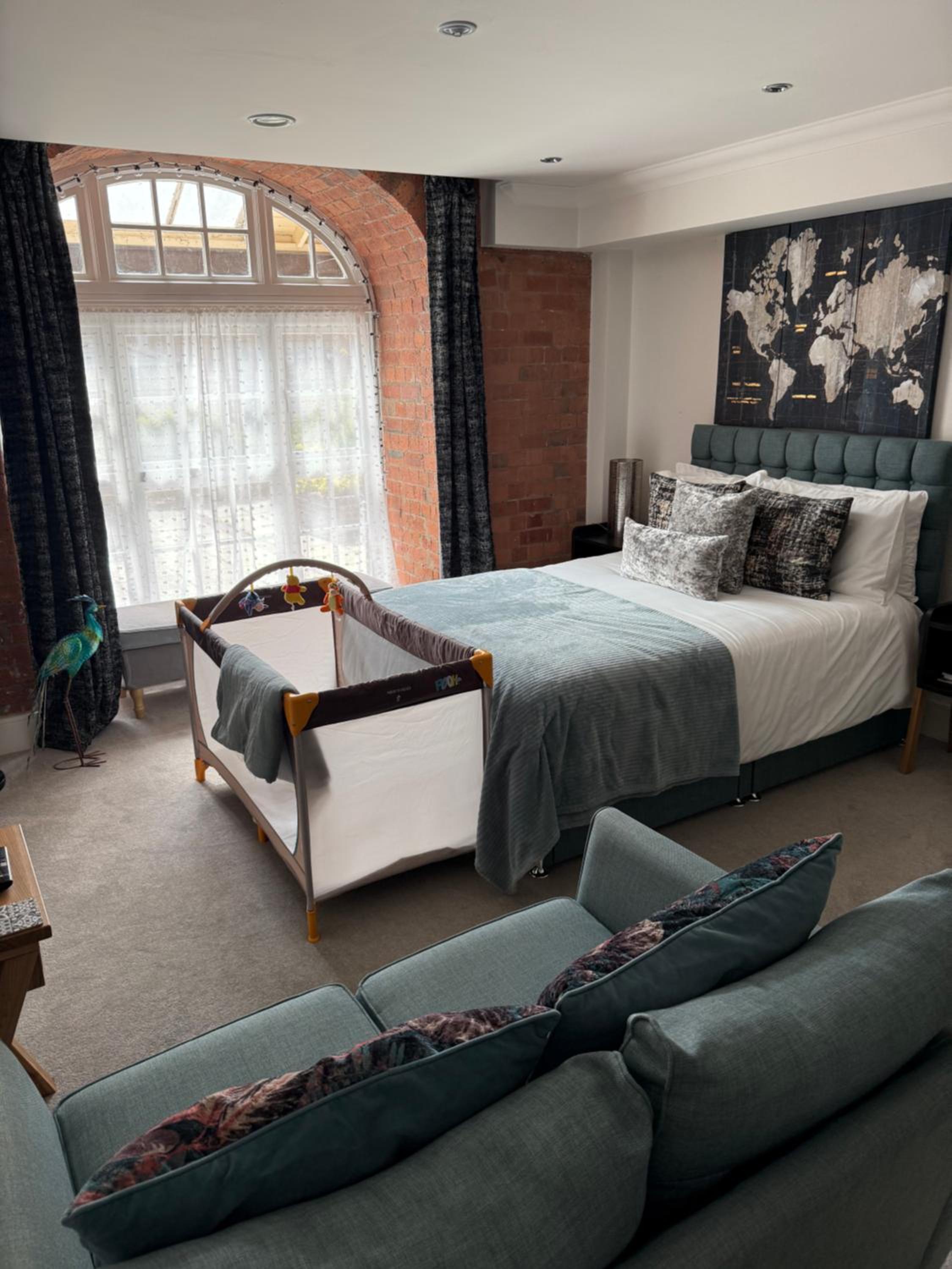Staycation York at 1 Cocoa Suites with free parking
