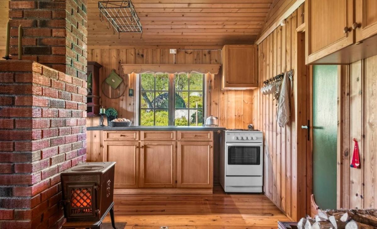 Authentic Secluded Mountain Cabin in Telemark with Panoramic Views