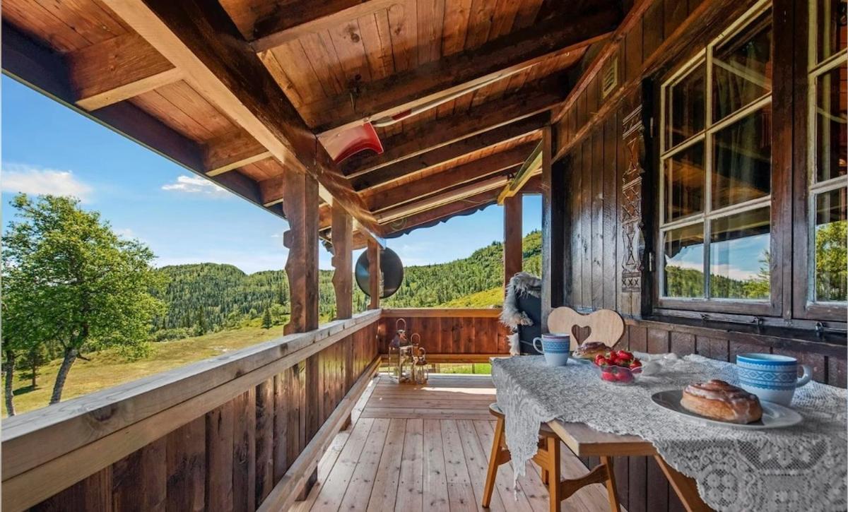 Authentic Secluded Mountain Cabin in Telemark with Panoramic Views