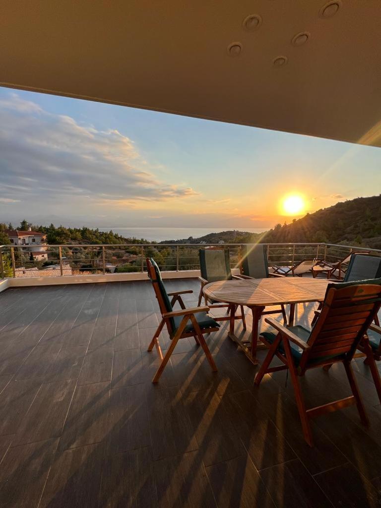 White Sand Loutraki Villa - Sea View