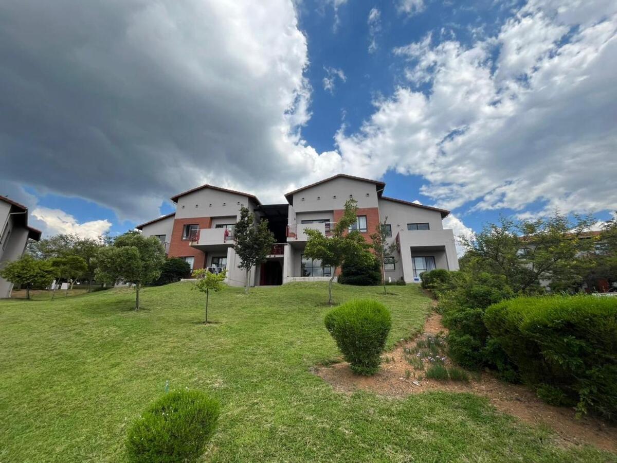 Malaika Luxurious Crib, Jackal Creek Golf Estate, Northriding