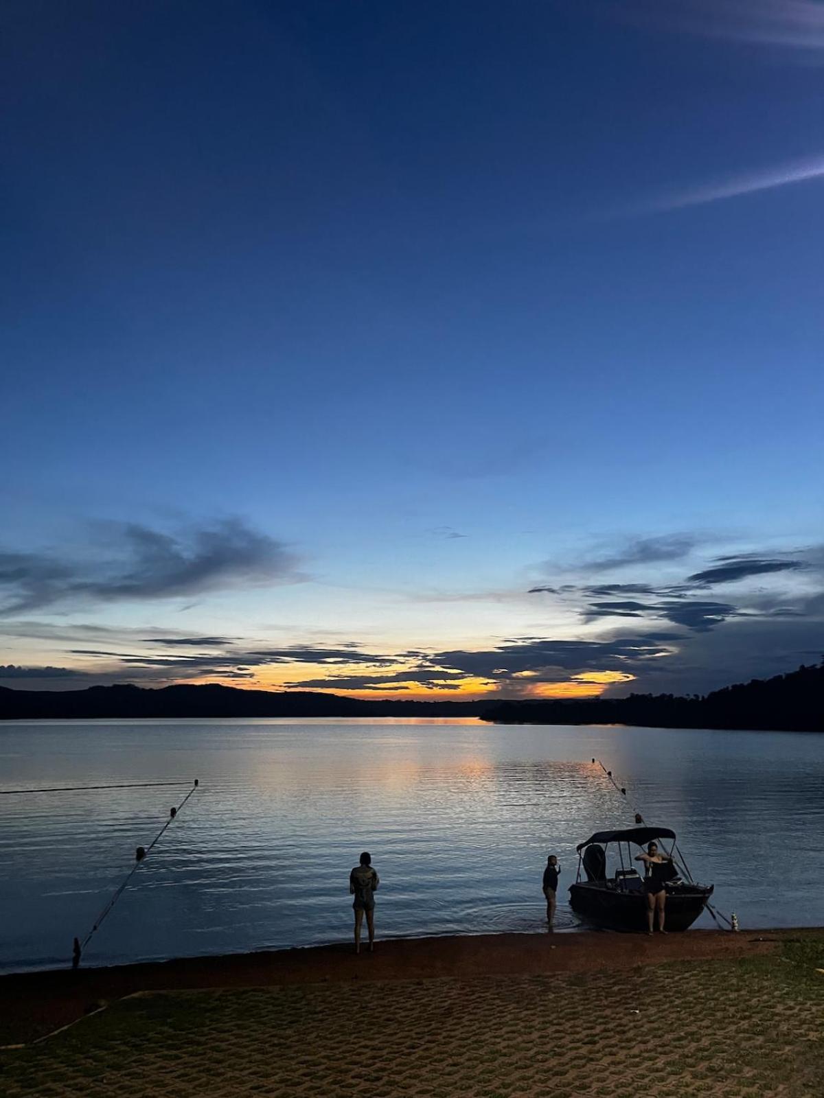 Refugio Moderno com Piscina Quente e Por do Sol
