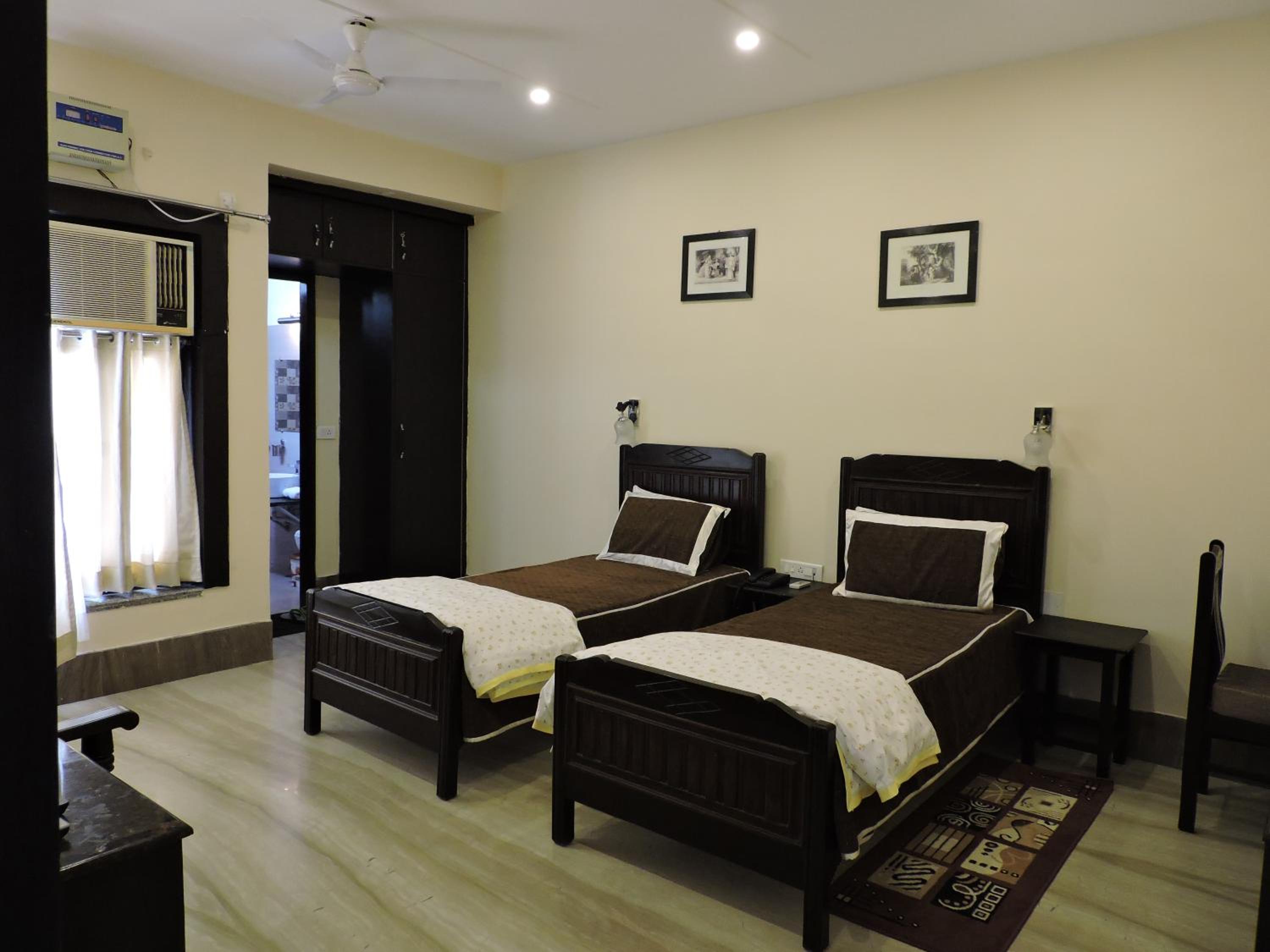 Pearl of Taj Home Stay