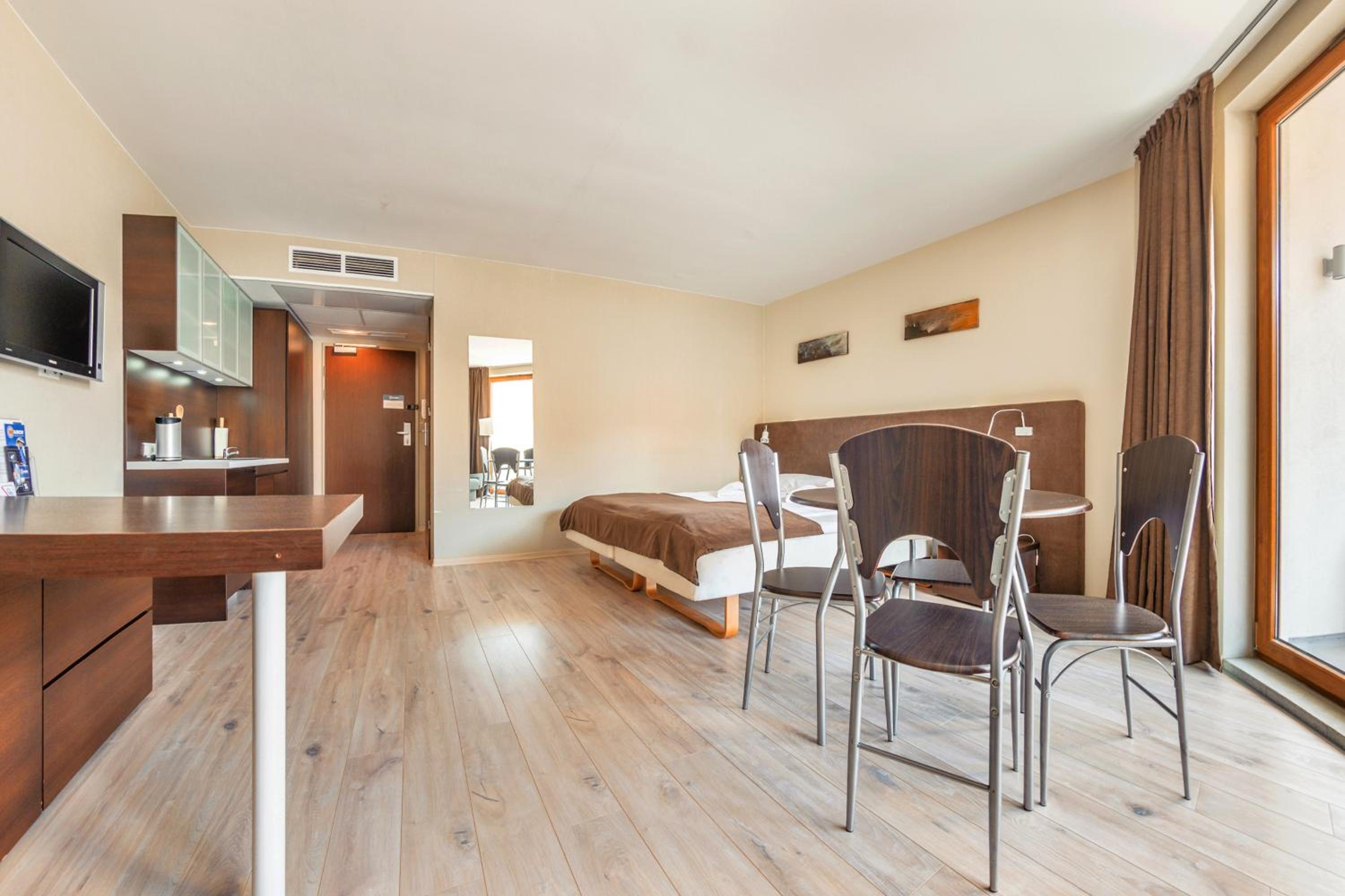 Photo 36