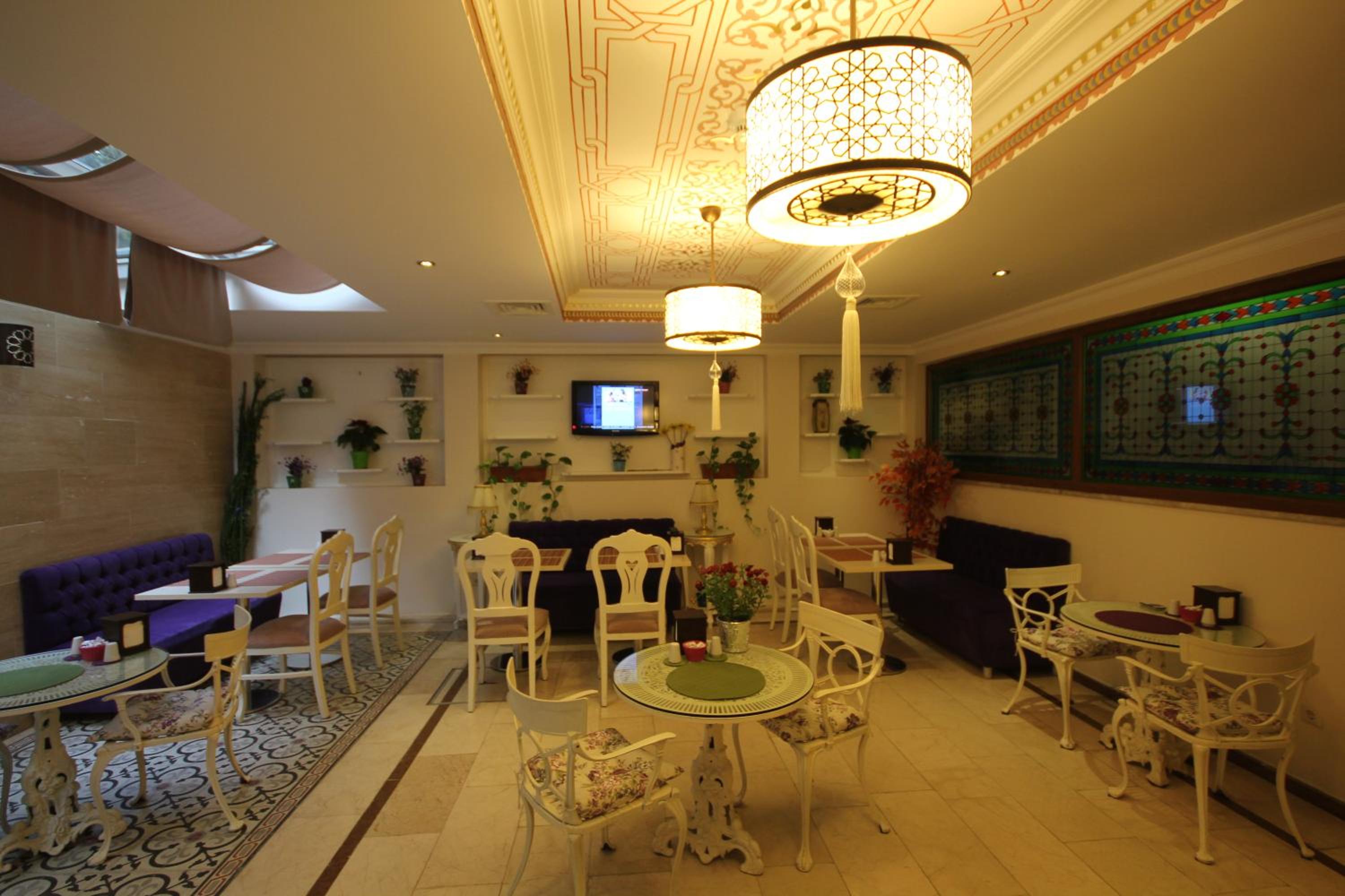 Sultans Royal Hotel - Image 26