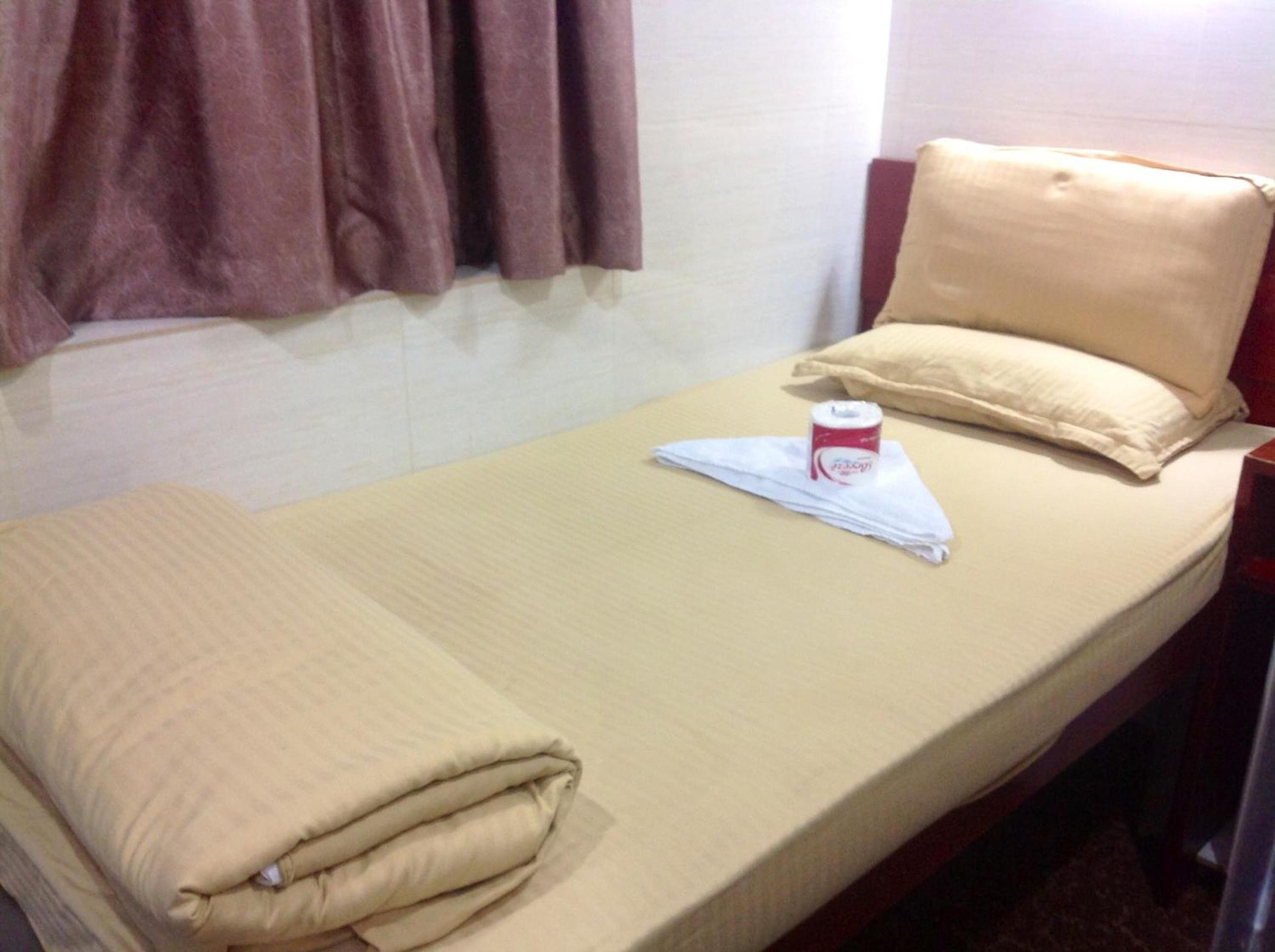 New Yan Yan Guest House reception 9th floor Flat E4 E6