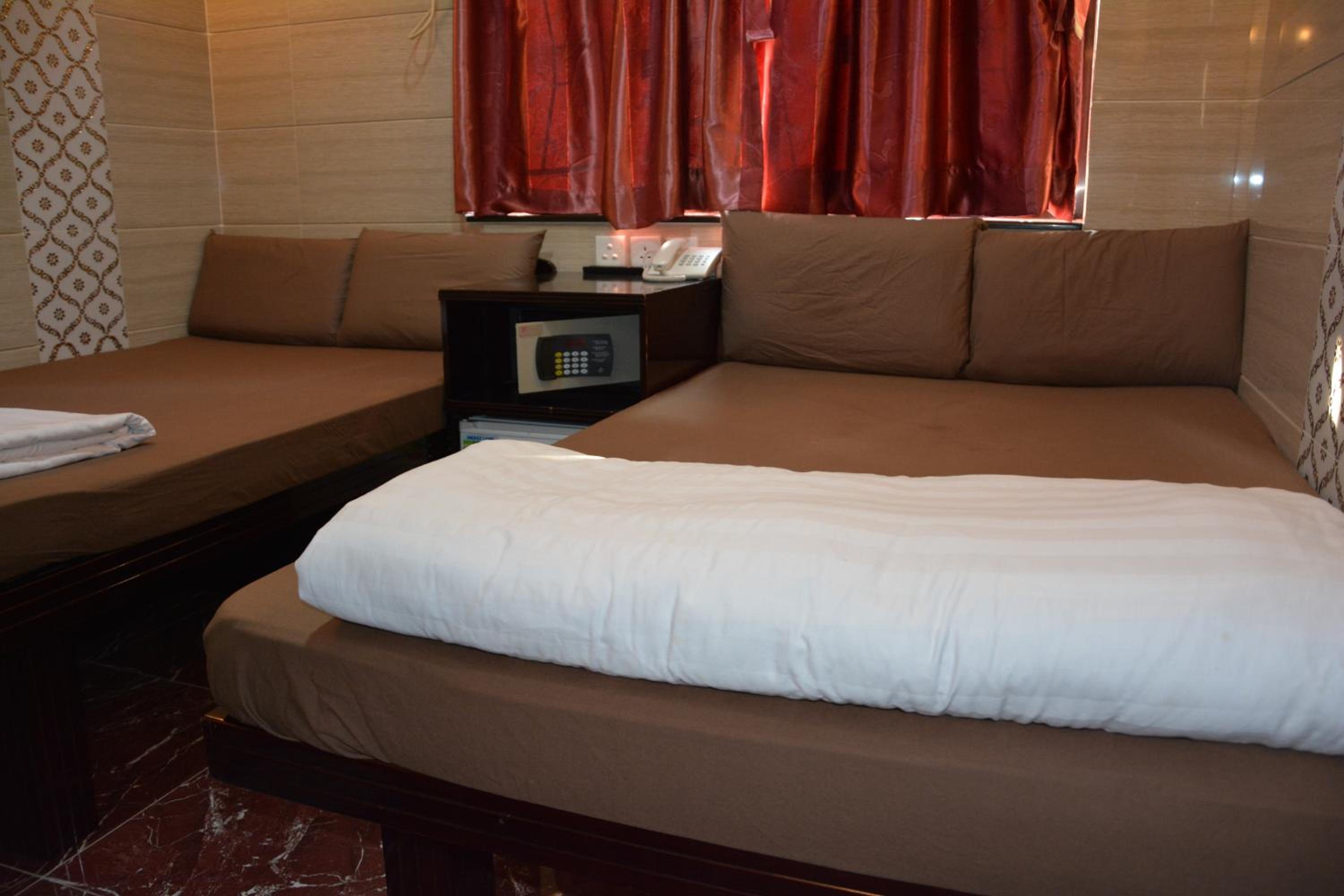 Everest Guest House