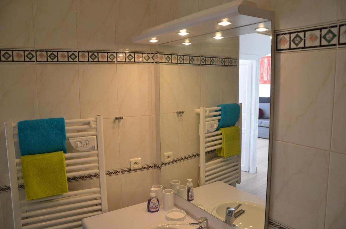 Spacious & Bright Apartment - Center of Cannes view 5