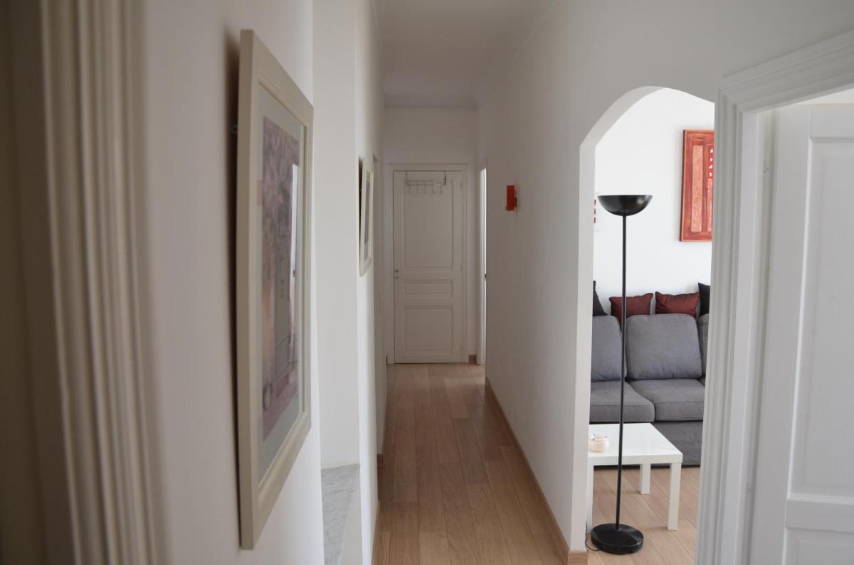 Spacious & Bright Apartment - Center of Cannes view 3