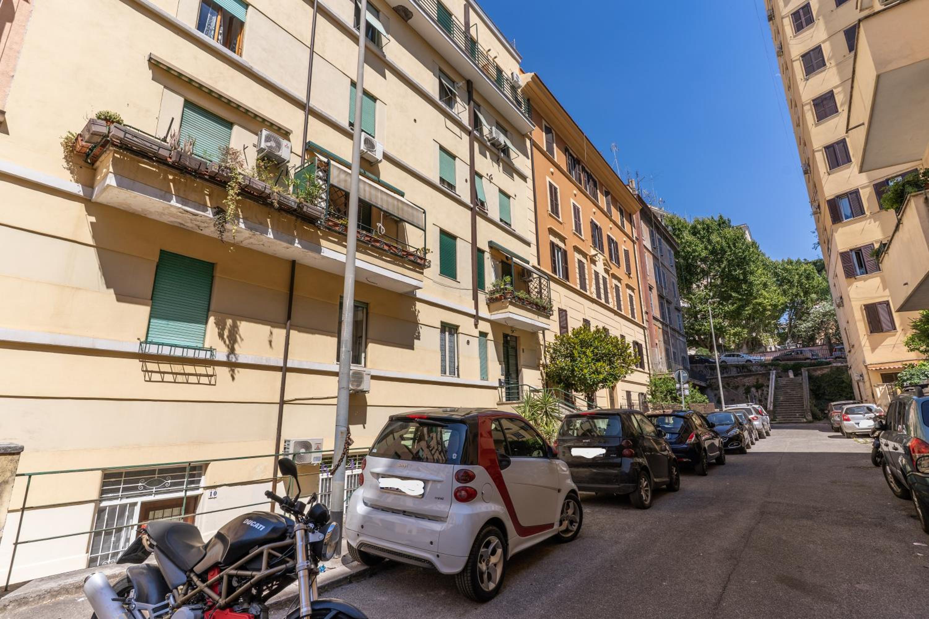 Trilocale indipendente vicino Metro per Colosseo - Domus in Rome