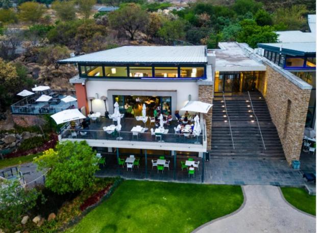 Malaika Luxurious Crib, Jackal Creek Golf Estate, Northriding