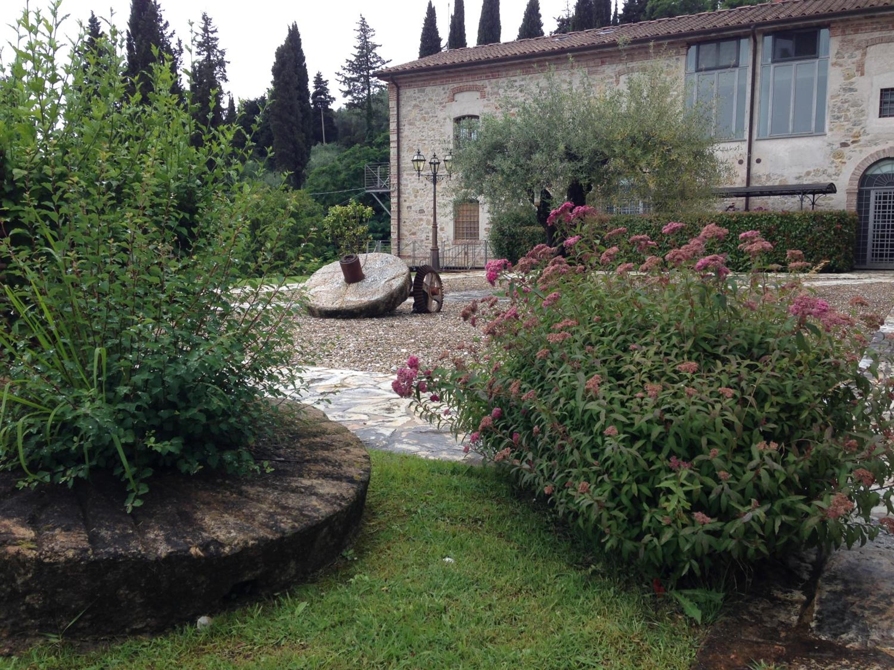 Photo 33
