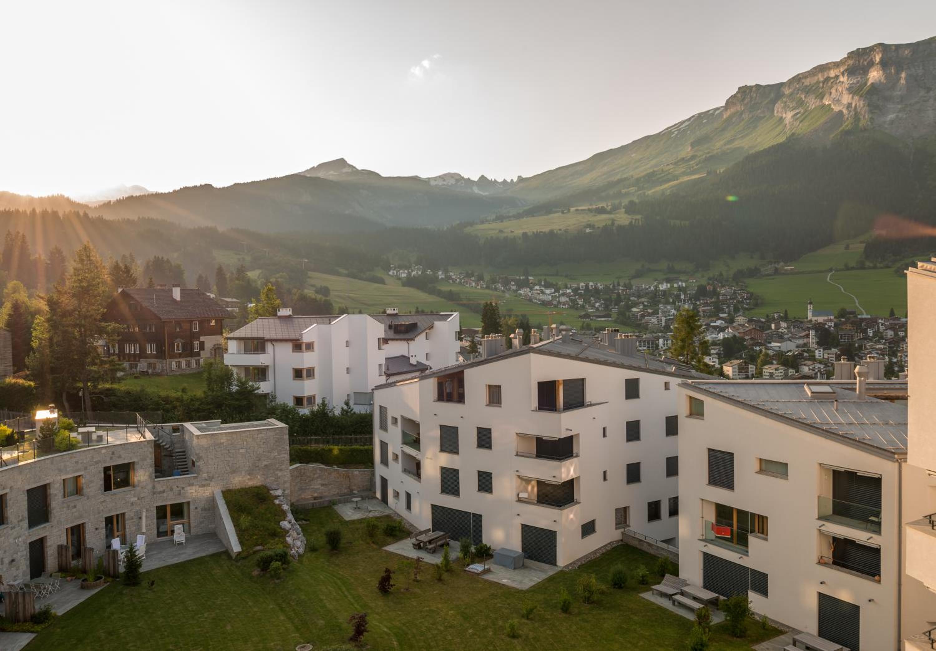 Edelweiss Mountain Suites 06-08