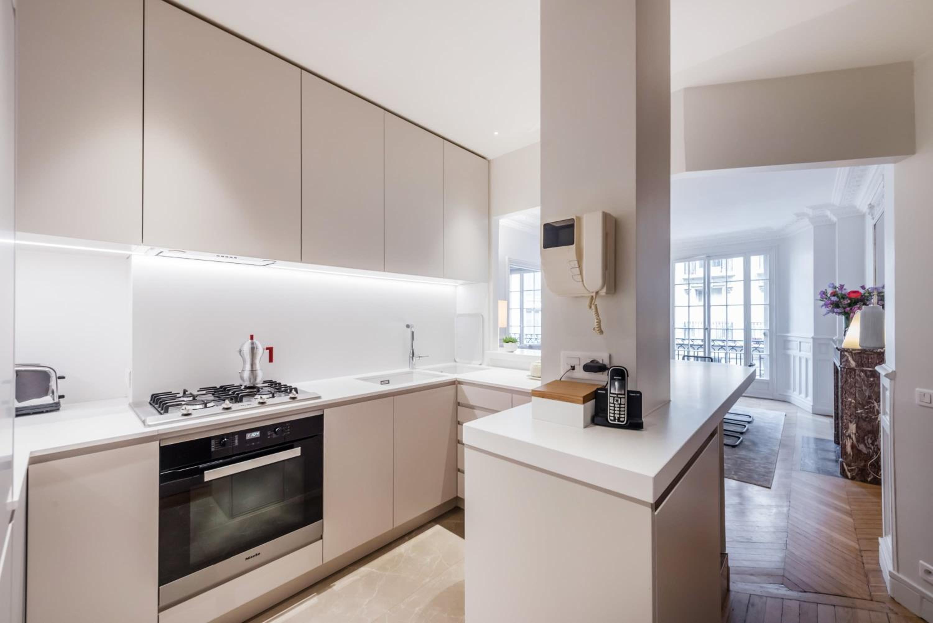 Four Saint Germain - Elegant & Spacious 3 BDR Apartment in the Heart of Saint Germain