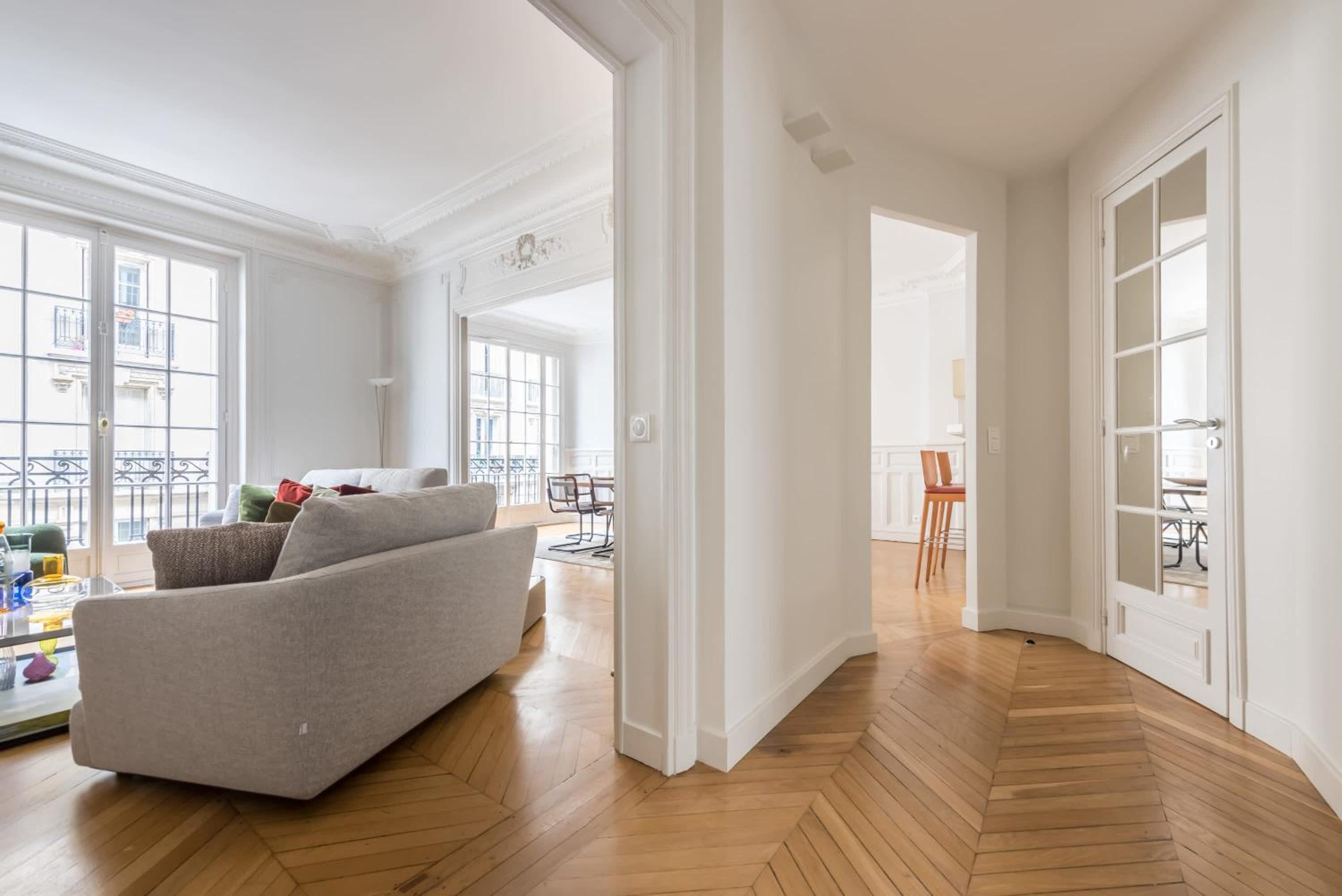Four Saint Germain - Elegant & Spacious 3 BDR Apartment in the Heart of Saint Germain