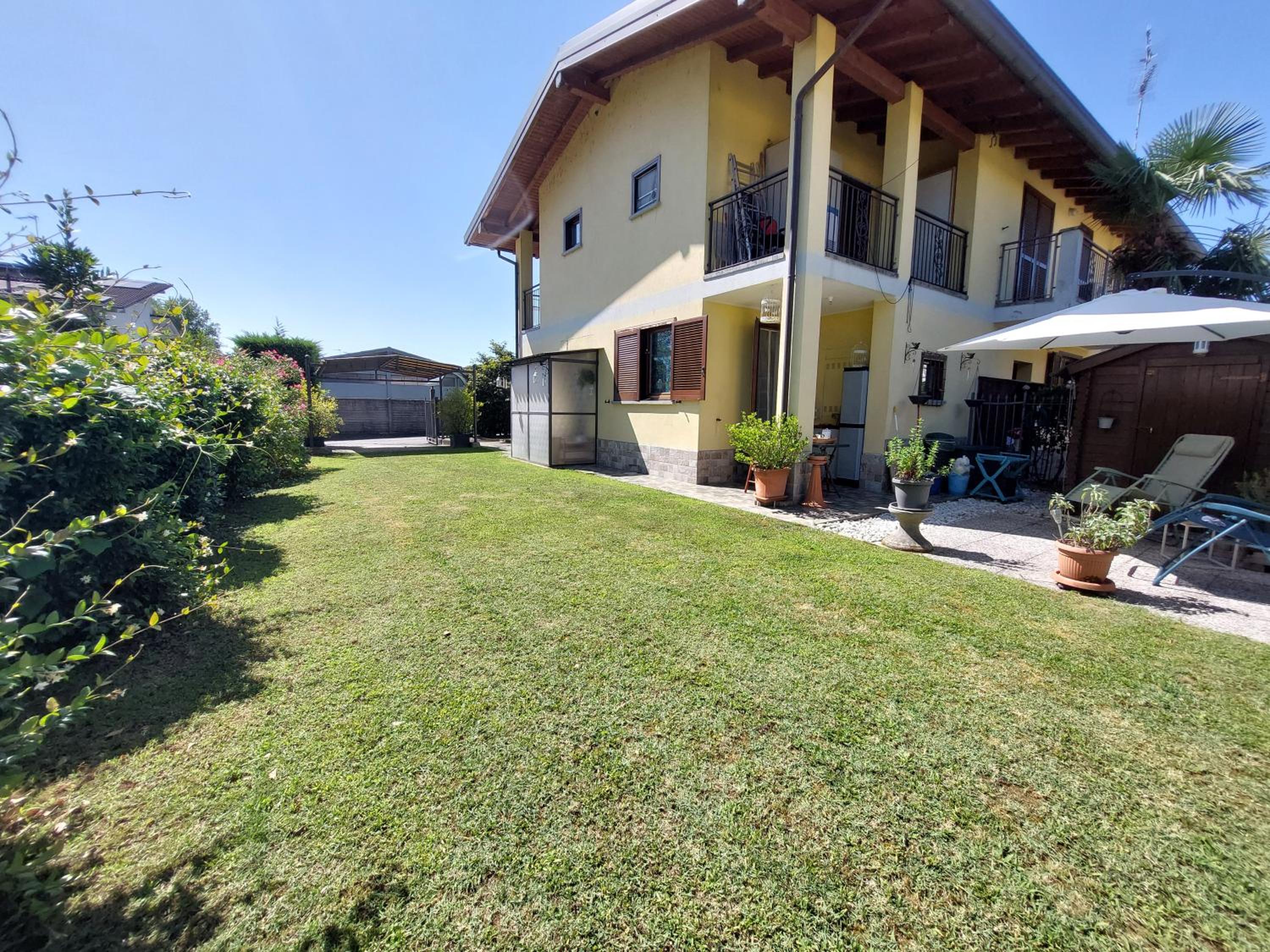 Arona - Lake Maggiore Entire Home - parking