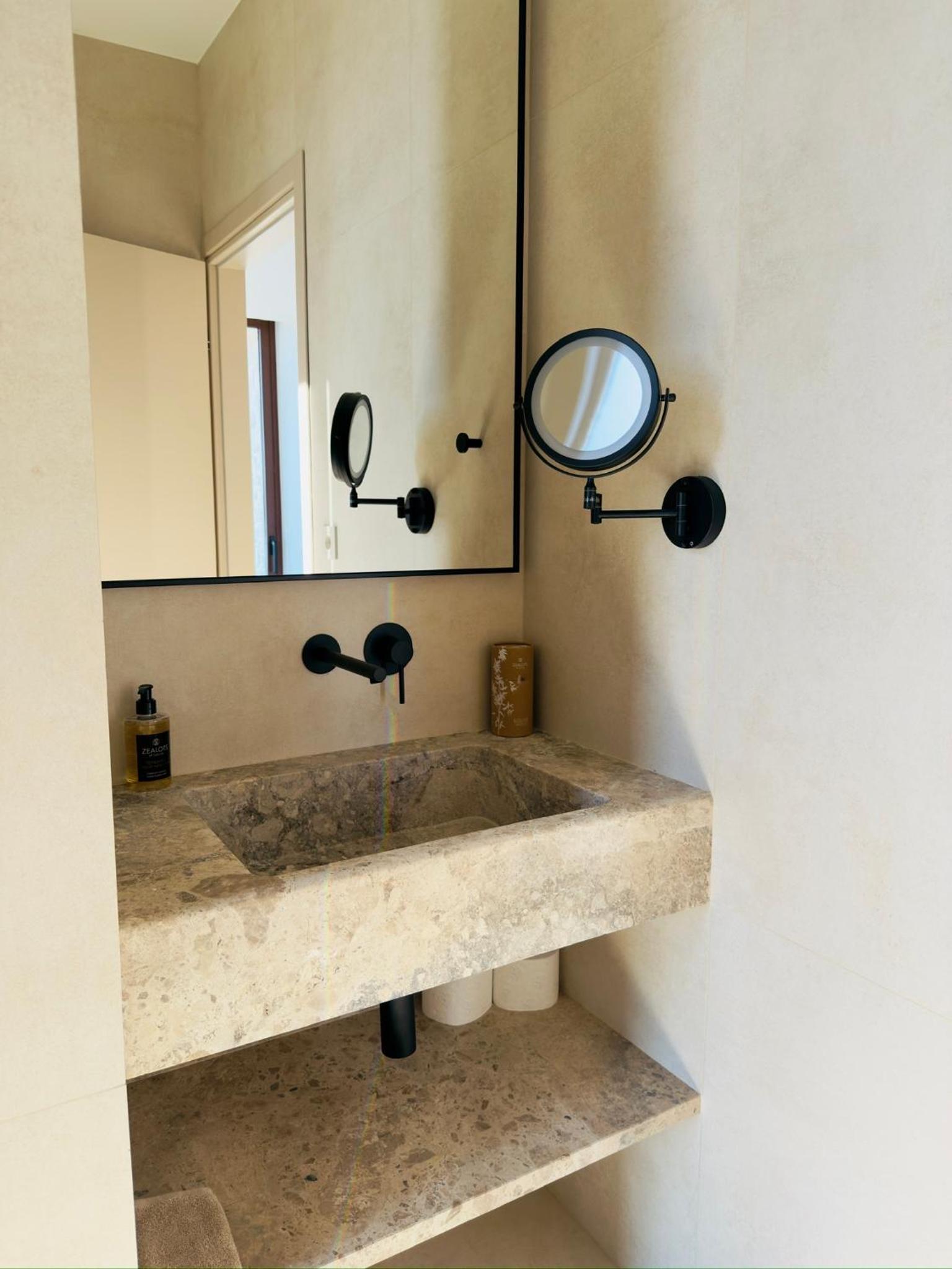 Seanatra Luxury Villas